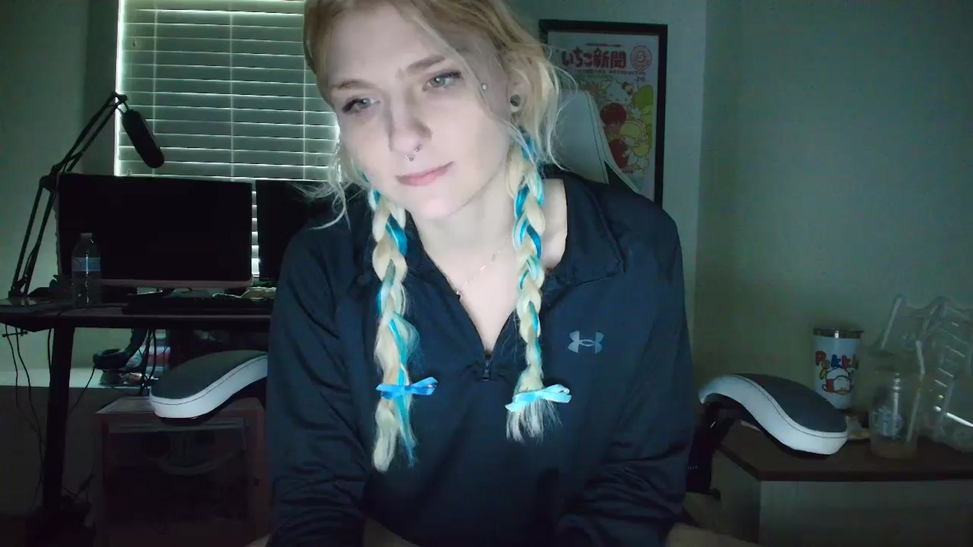 Gallery image thumbnail from DuckChan0's myfreecams stream on, 05/13/2025, 16:03 image 6 of 20