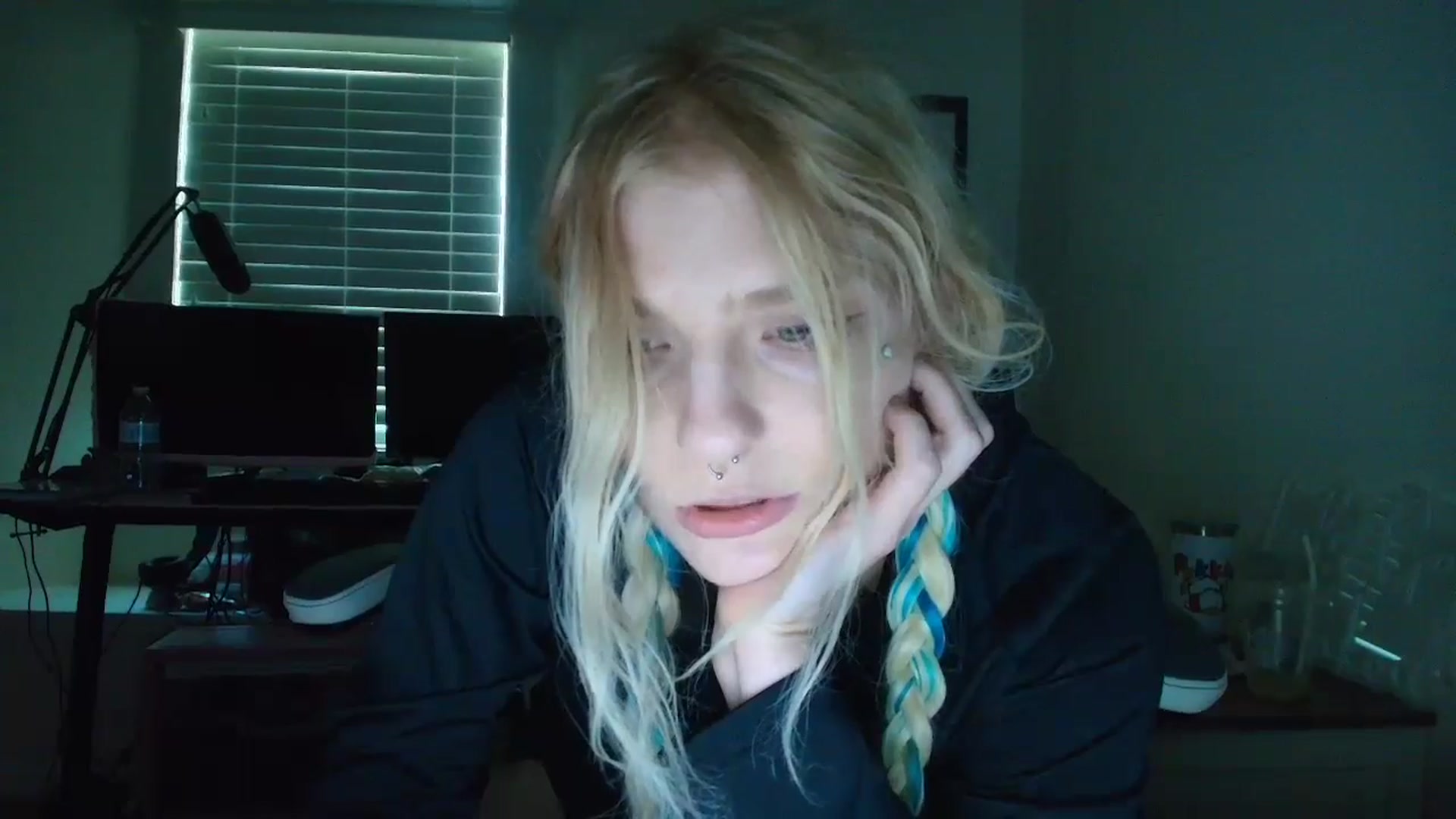 Gallery image thumbnail from DuckChan0's myfreecams stream on, 05/13/2025, 16:03 image 2 of 20