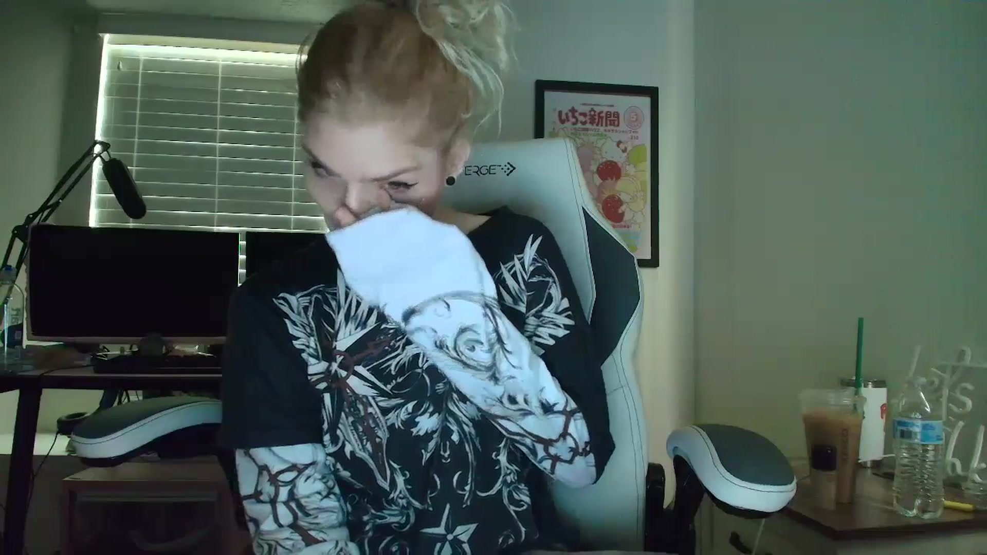 Gallery image thumbnail from DuckChan0's myfreecams stream on, 05/14/2025, 12:43 image 3 of 20