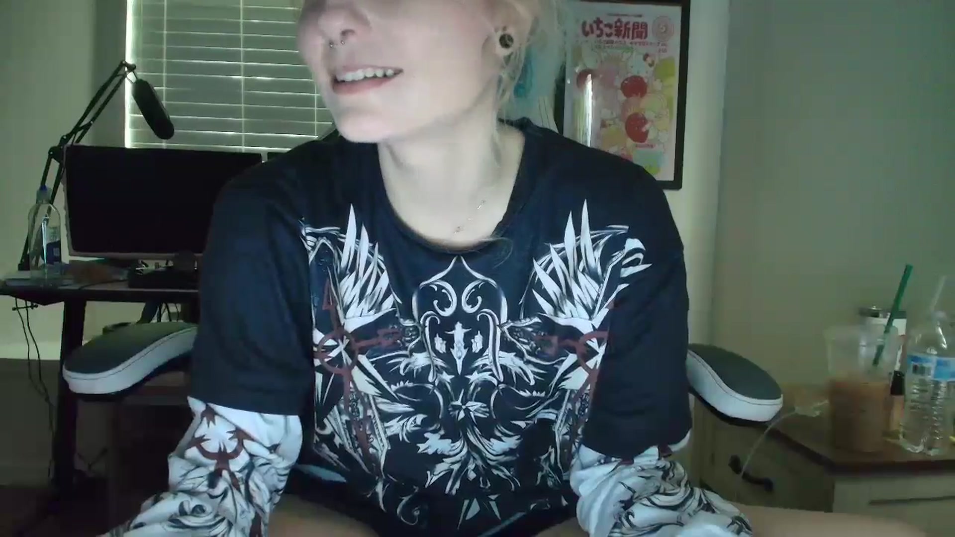 Gallery image thumbnail from DuckChan0's myfreecams stream on, 05/14/2025, 12:43 image 14 of 20