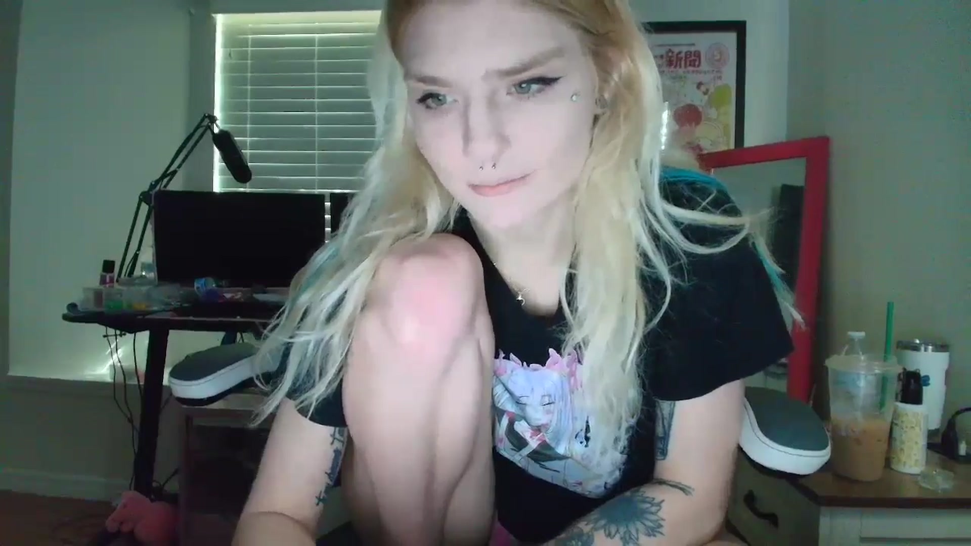 Gallery image thumbnail from DuckChan0's myfreecams stream on, 05/15/2025, 14:14 image 17 of 20