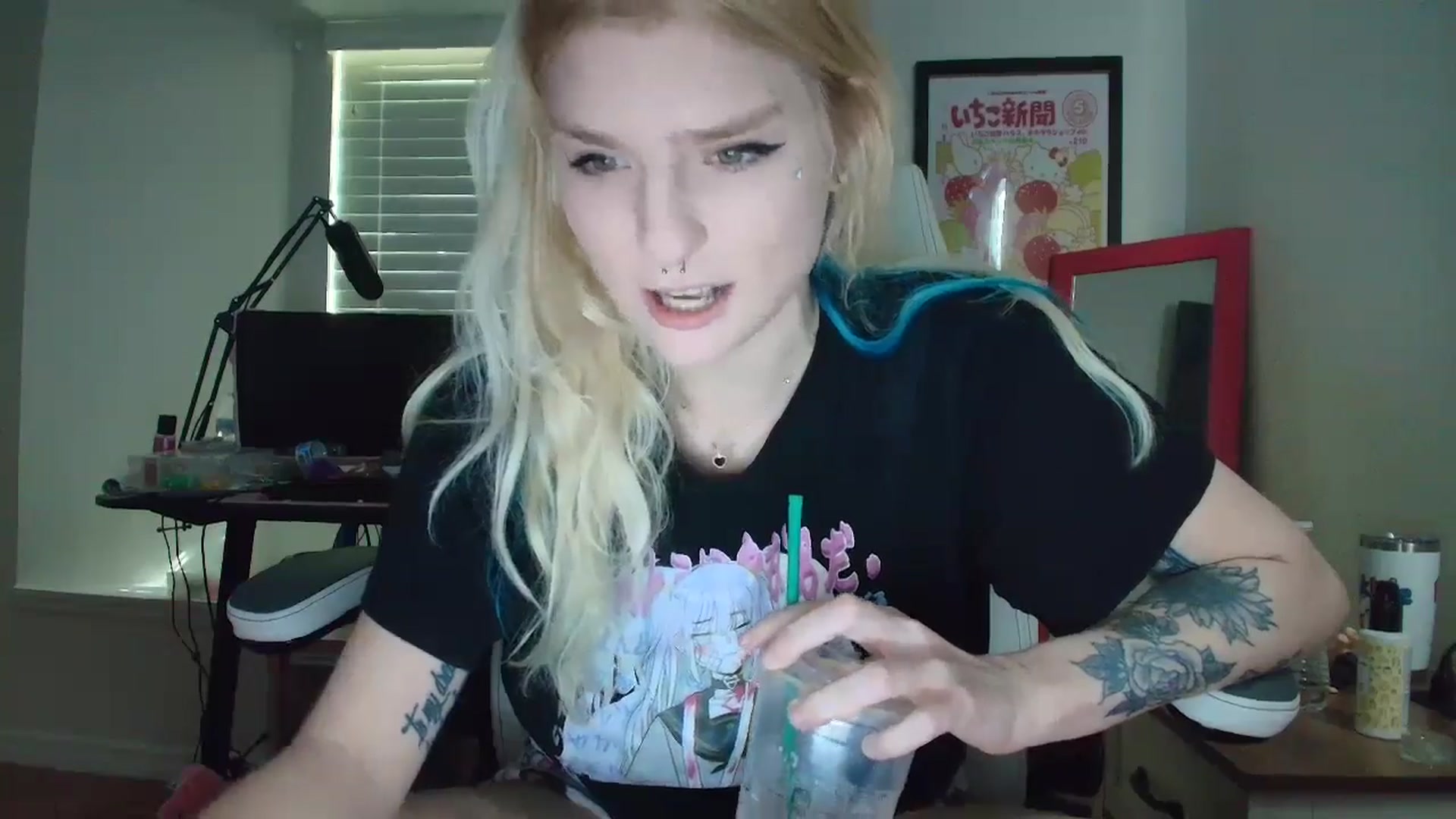 Gallery image thumbnail from DuckChan0's myfreecams stream on, 05/15/2025, 14:14 image 18 of 20