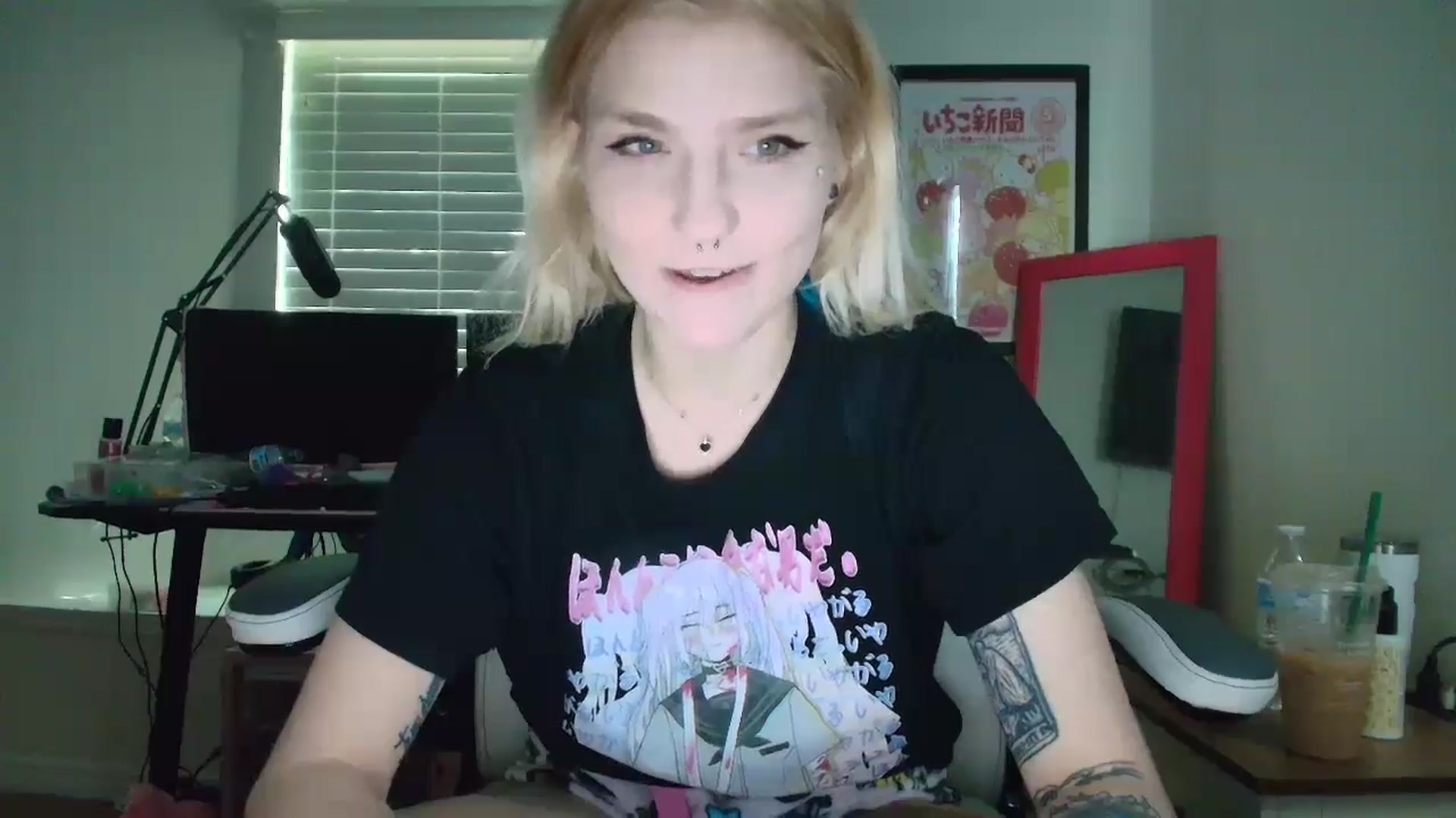 Gallery image thumbnail from DuckChan0's myfreecams stream on, 05/15/2025, 14:14 image 11 of 20