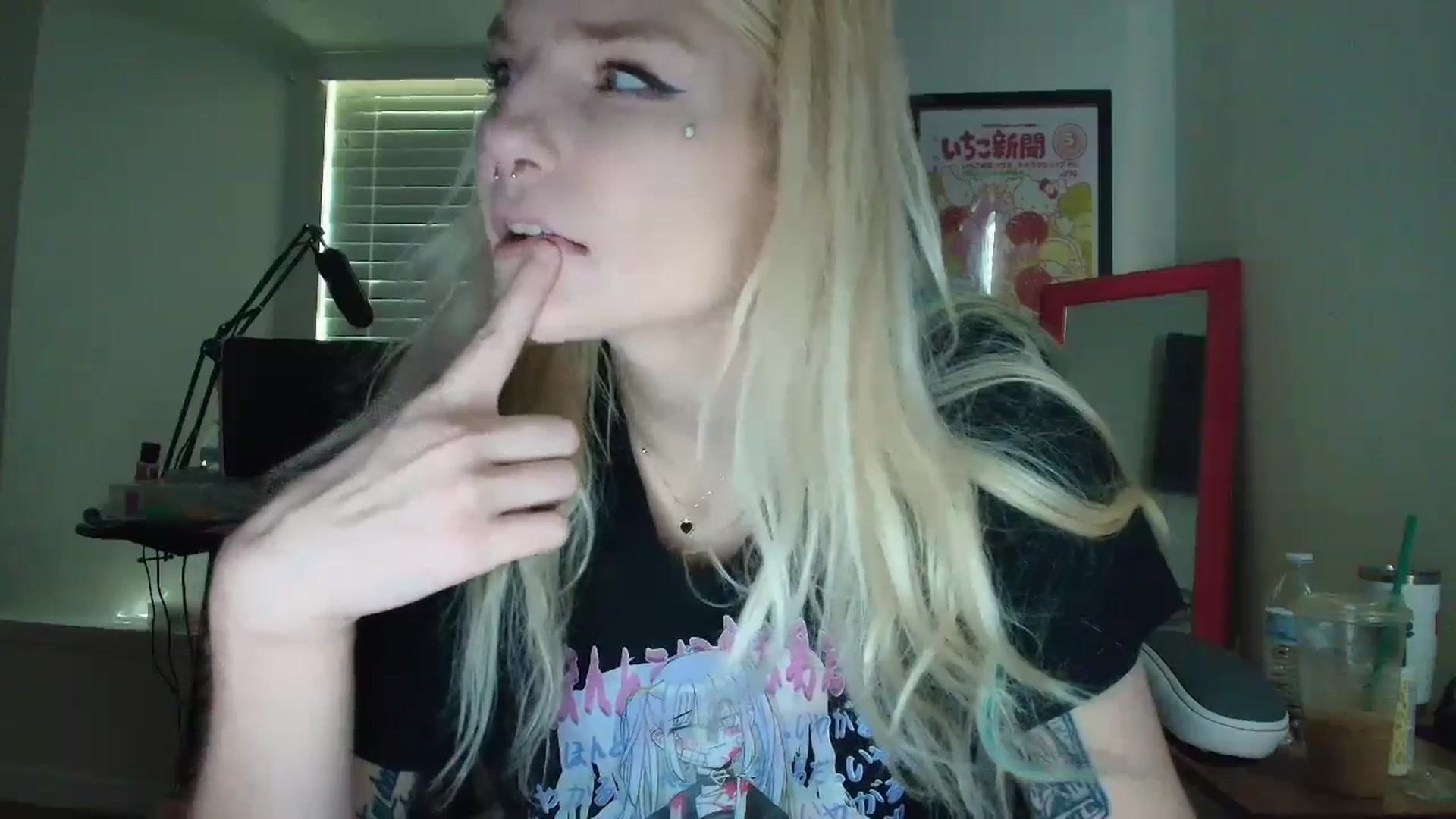 Gallery image thumbnail from DuckChan0's myfreecams stream on, 05/15/2025, 14:14 image 19 of 20