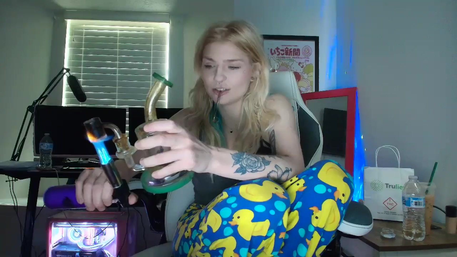 Gallery image thumbnail from DuckChan0's myfreecams stream on, 05/16/2025, 13:24 image 17 of 20