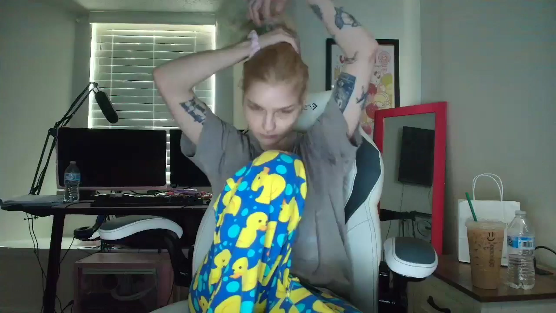 Gallery image thumbnail from DuckChan0's myfreecams stream on, 05/16/2025, 13:24 image 1 of 20