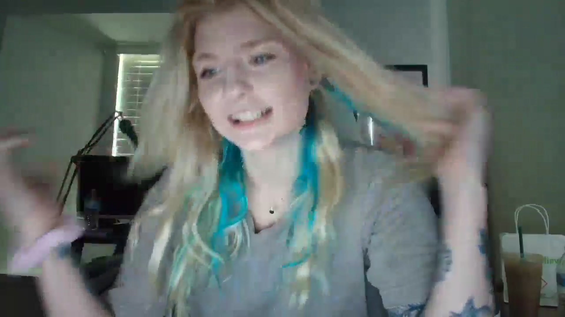Gallery image thumbnail from DuckChan0's myfreecams stream on, 05/16/2025, 13:24 image 9 of 20