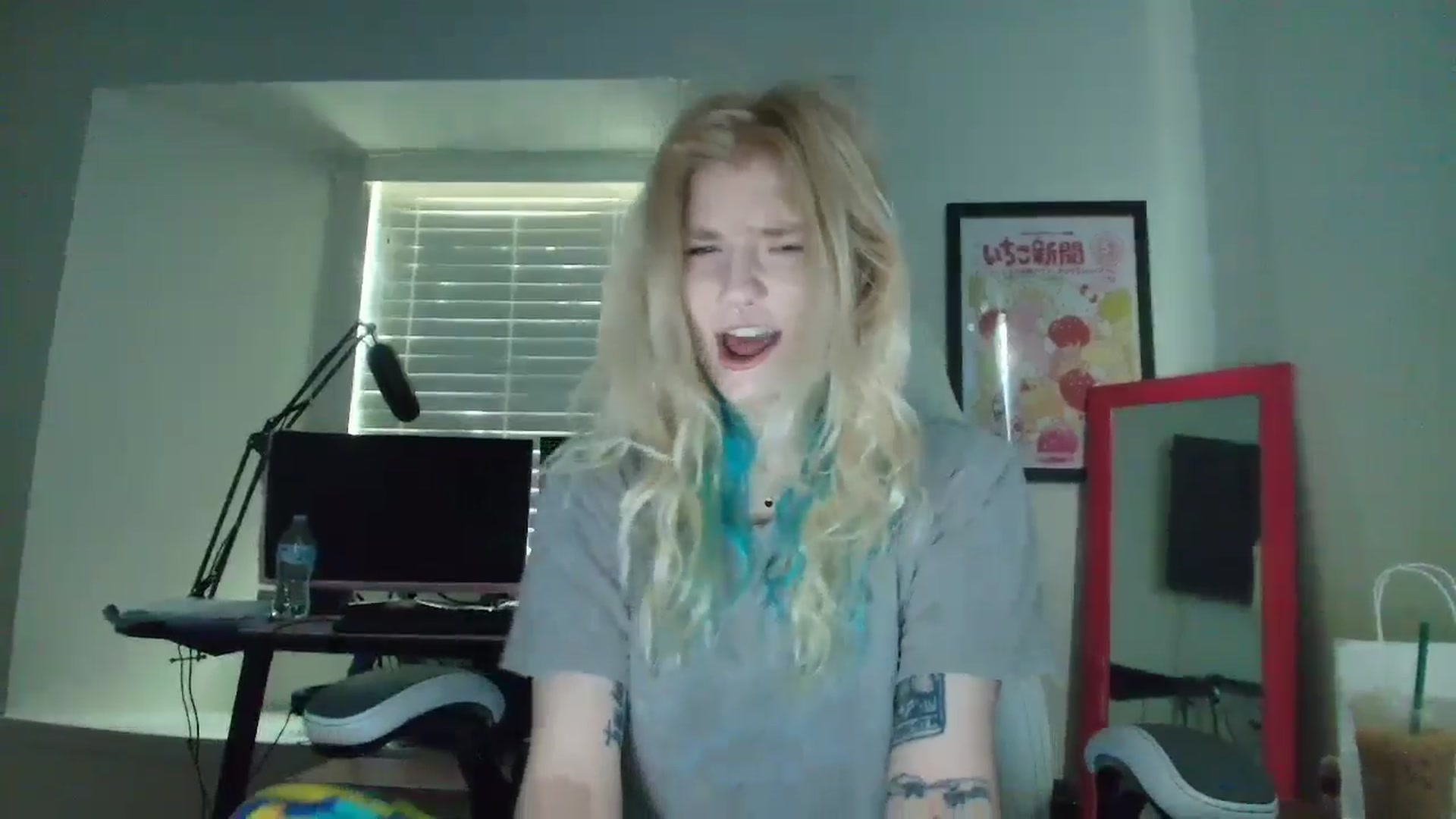 Gallery image thumbnail from DuckChan0's myfreecams stream on, 05/16/2025, 13:24 image 10 of 20