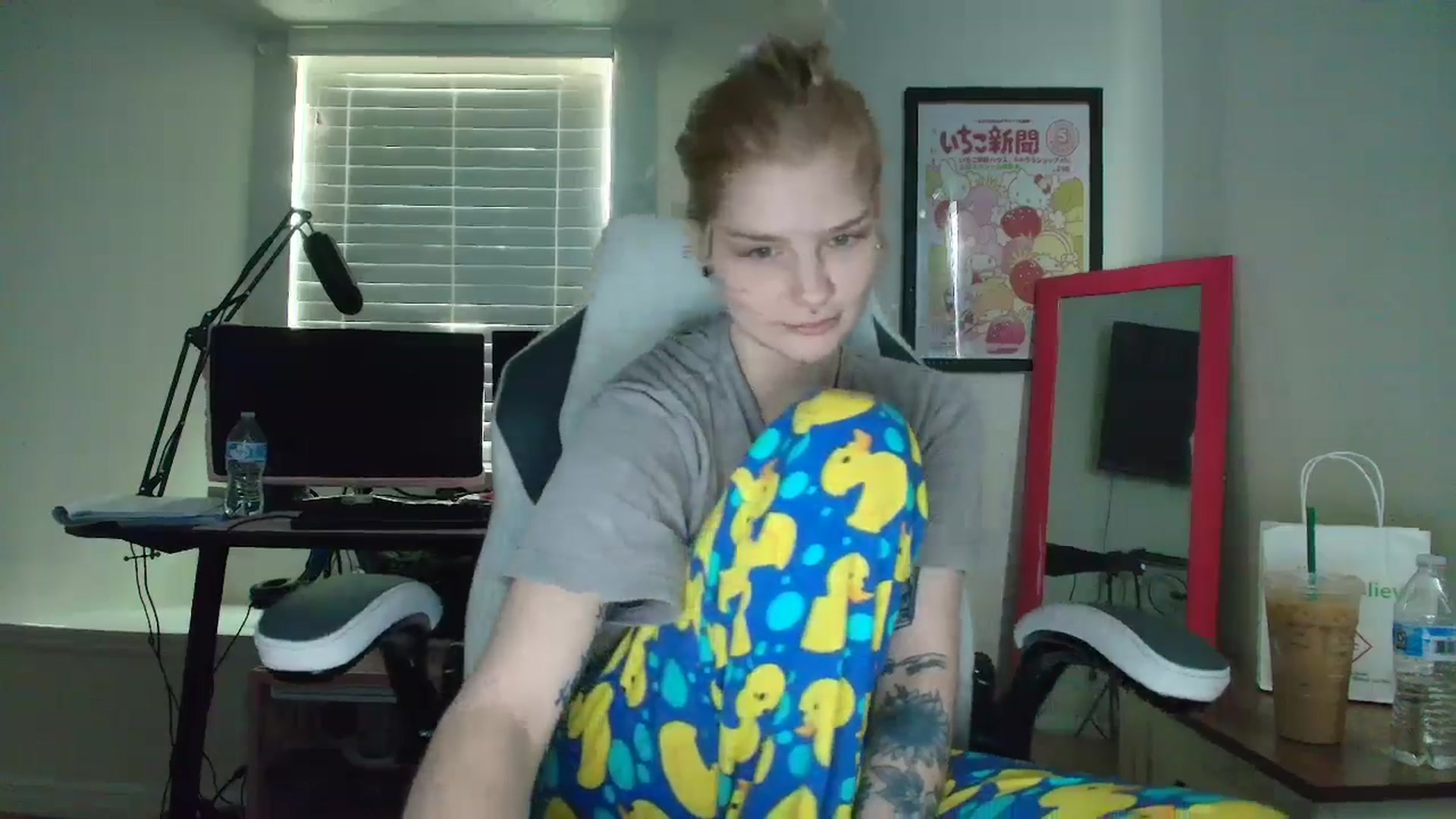 Gallery image thumbnail from DuckChan0's myfreecams stream on, 05/16/2025, 13:24 image 3 of 20