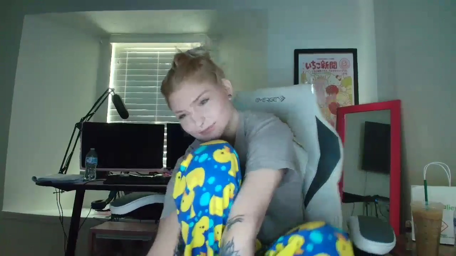 Gallery image thumbnail from DuckChan0's myfreecams stream on, 05/16/2025, 13:24 image 7 of 20