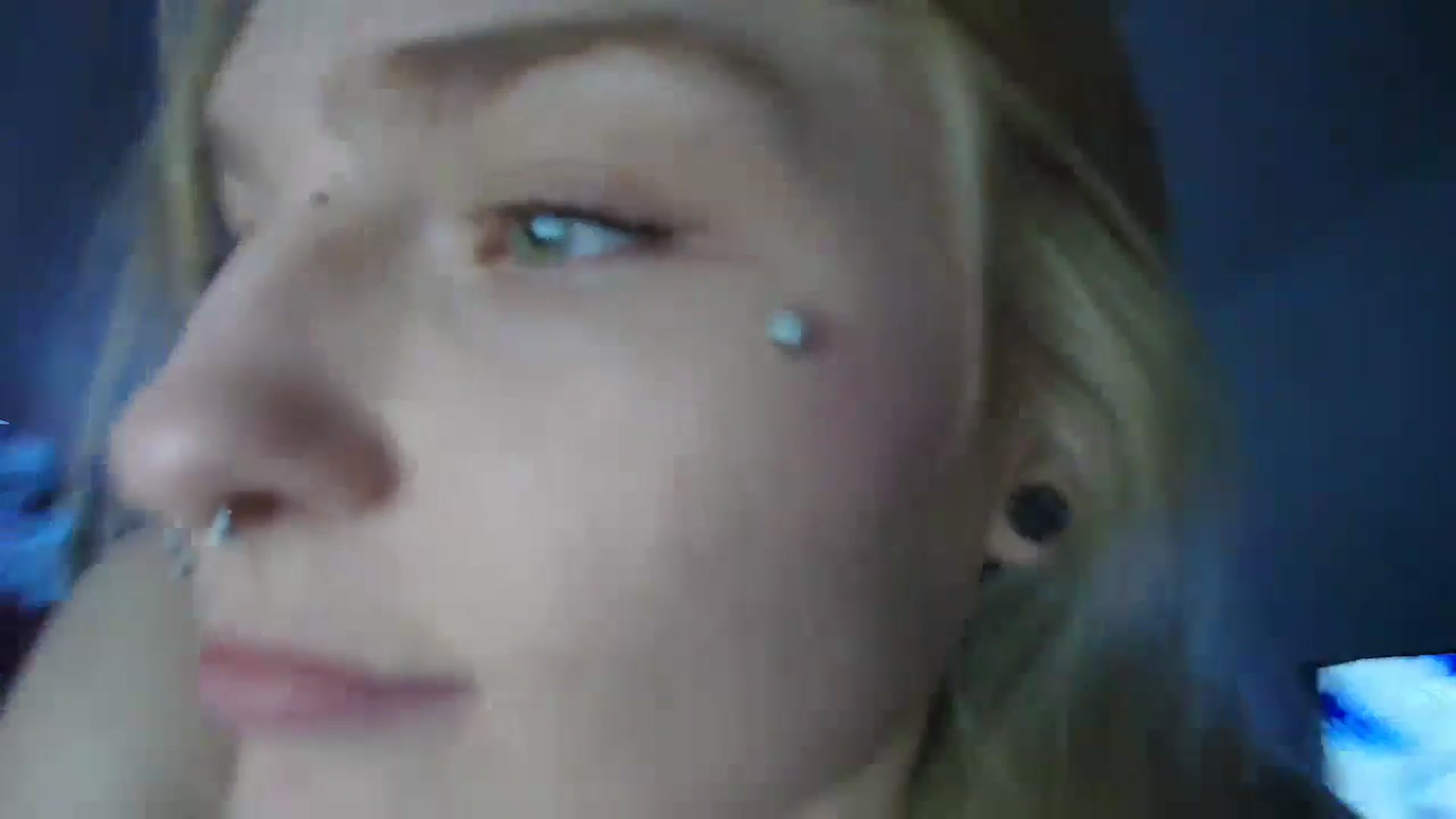 Gallery image thumbnail from DuckChan0's myfreecams stream on, 05/17/2025, 18:35 image 12 of 20