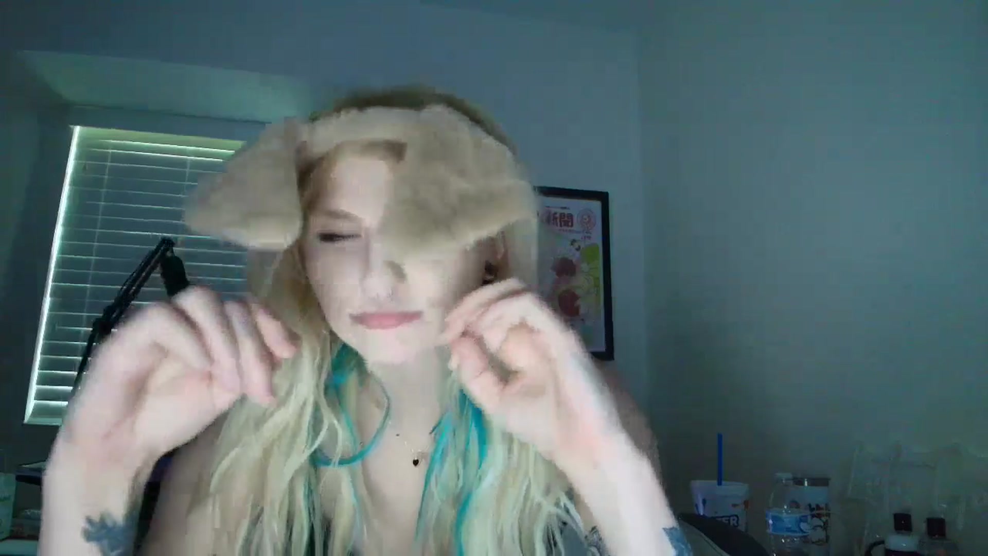 Gallery image thumbnail from DuckChan0's myfreecams stream on, 05/18/2025, 22:29 image 5 of 20