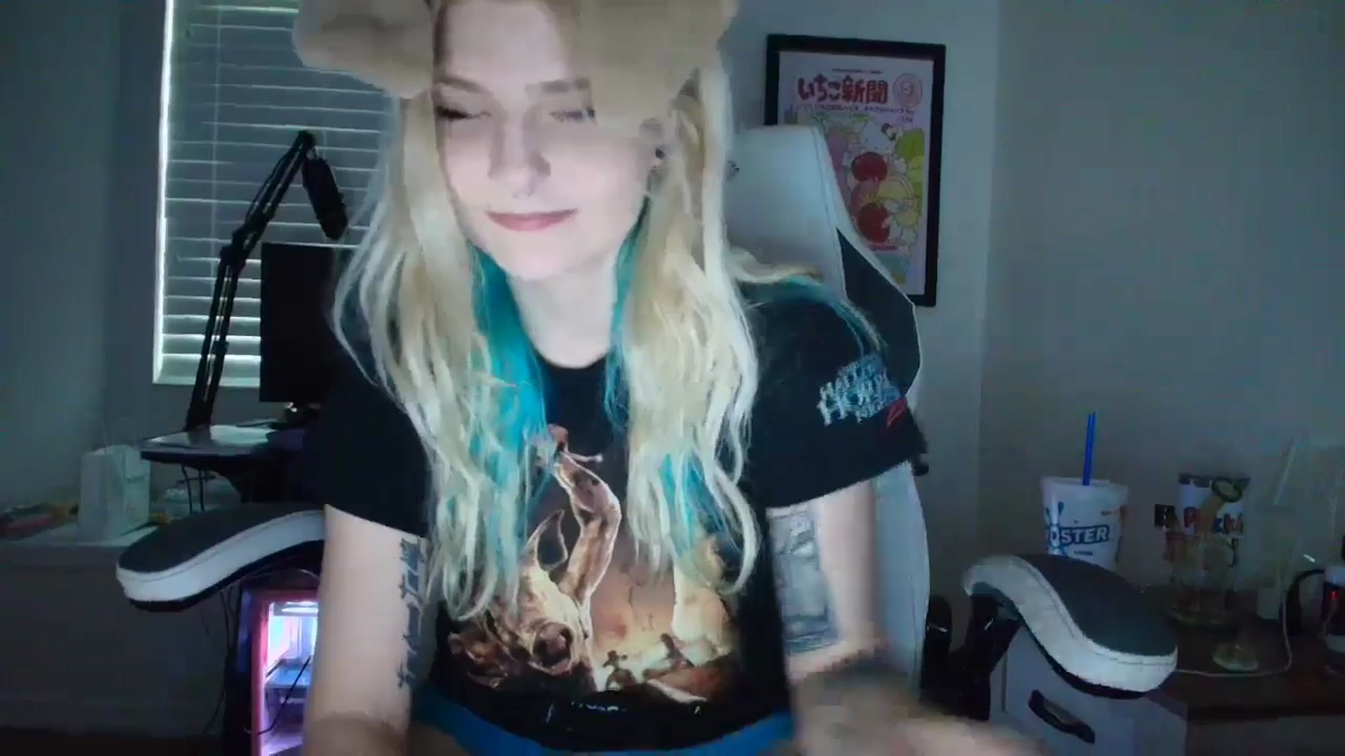 Gallery image thumbnail from DuckChan0's myfreecams stream on, 05/18/2025, 23:23 image 5 of 20