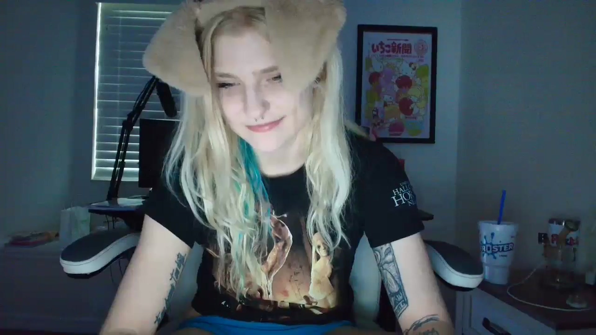 Gallery image thumbnail from DuckChan0's myfreecams stream on, 05/18/2025, 23:23 image 20 of 20