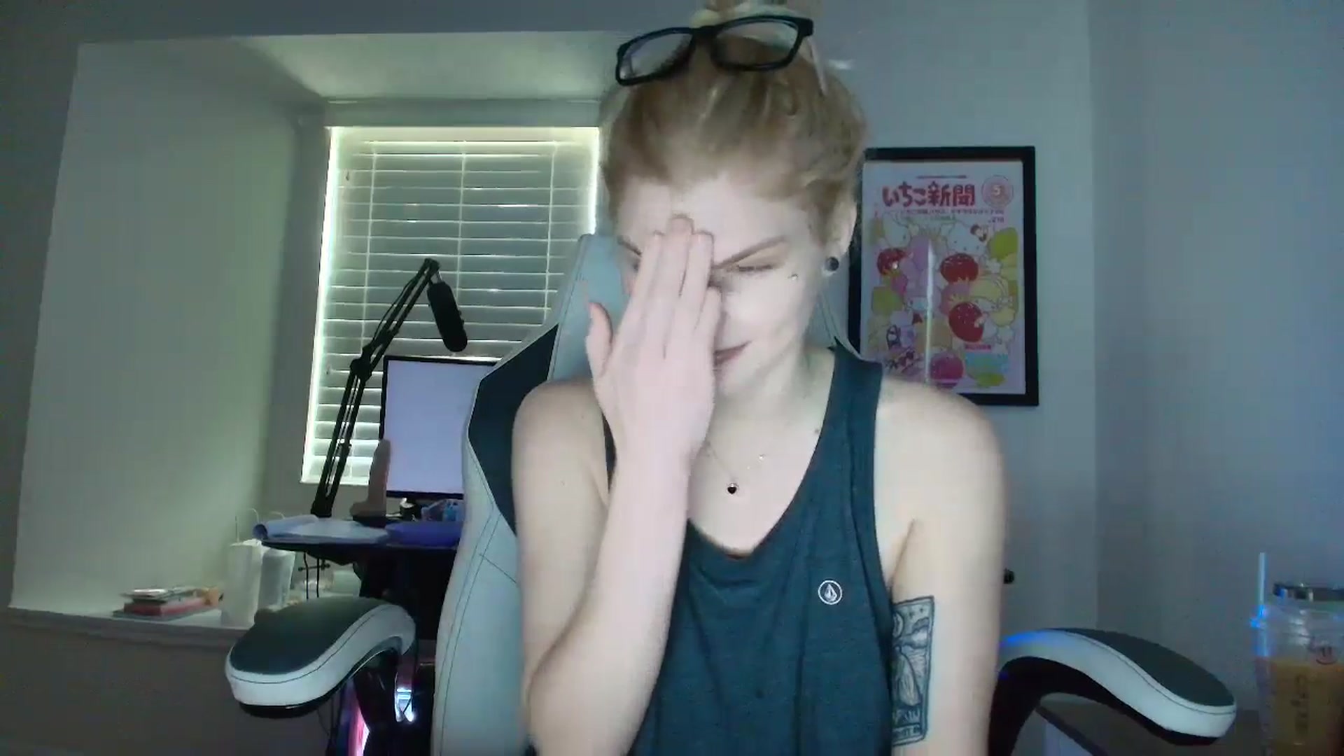 Gallery image thumbnail from DuckChan0's myfreecams stream on, 05/19/2025, 13:22 image 5 of 20