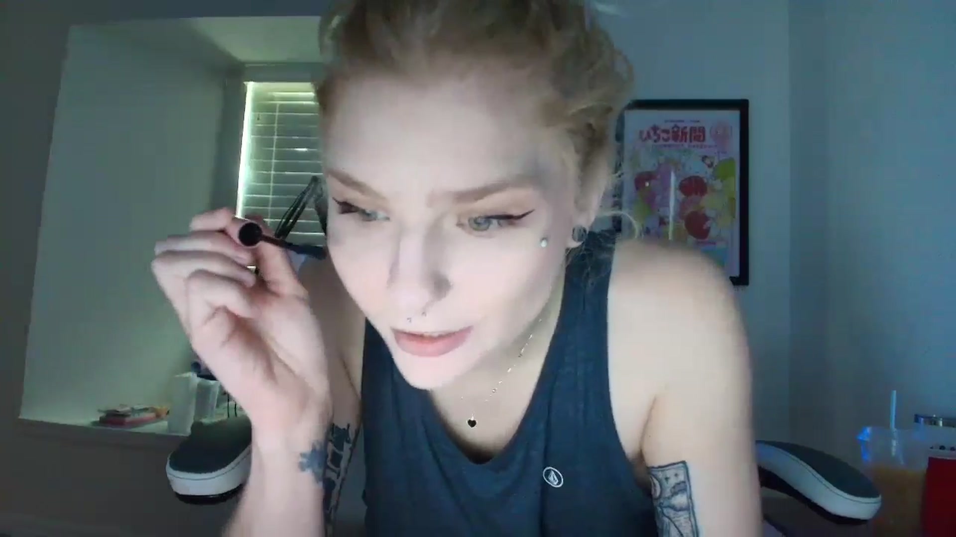 Gallery image thumbnail from DuckChan0's myfreecams stream on, 05/19/2025, 13:22 image 8 of 20