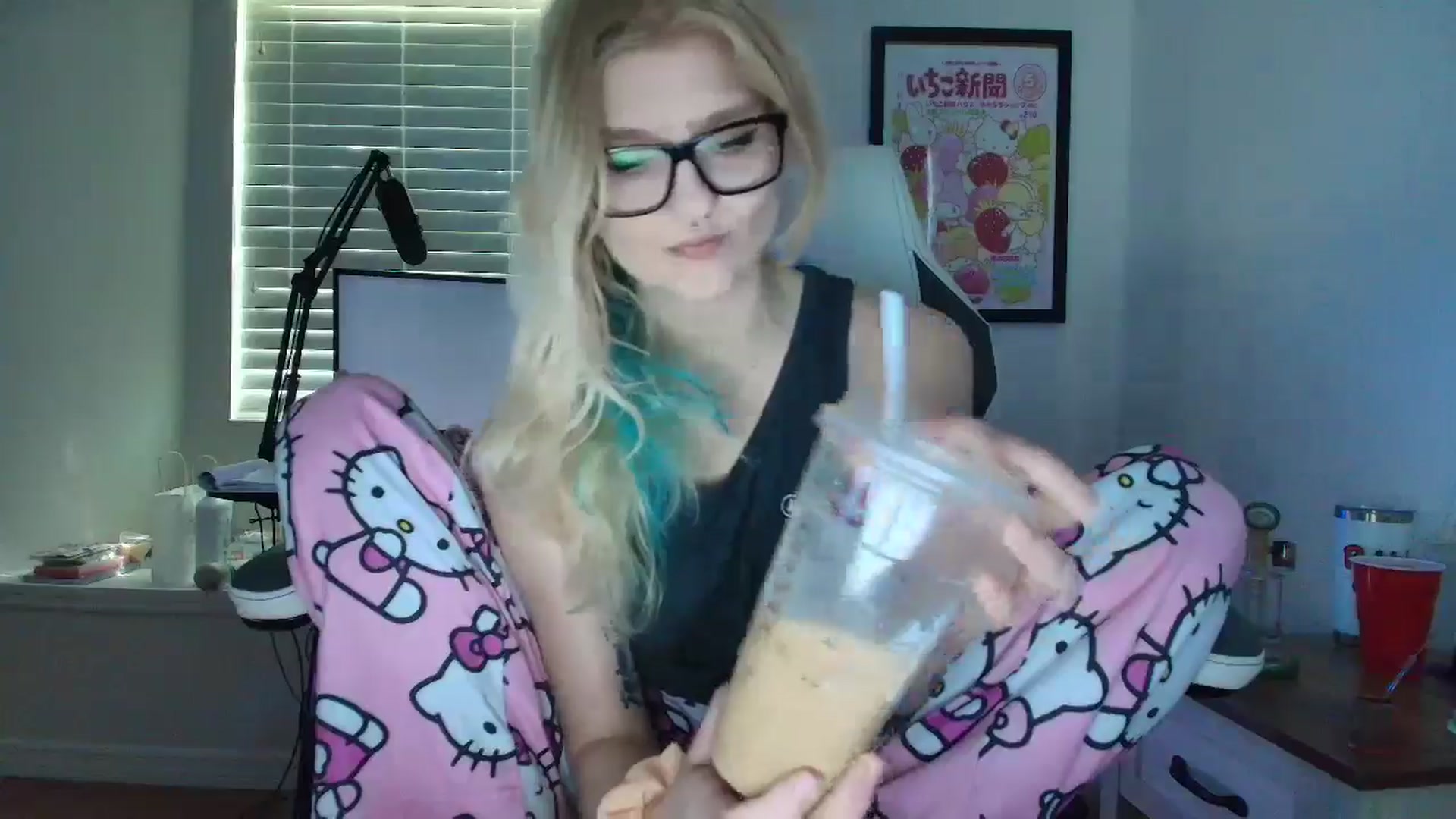 Gallery image thumbnail from DuckChan0's myfreecams stream on, 05/19/2025, 13:44 image 20 of 20