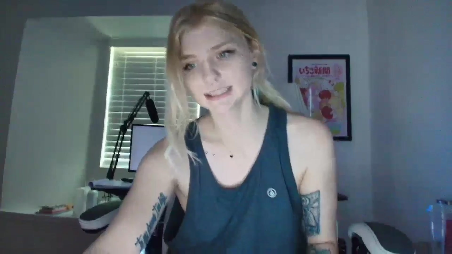 Gallery image thumbnail from DuckChan0's myfreecams stream on, 05/19/2025, 15:07 image 17 of 20