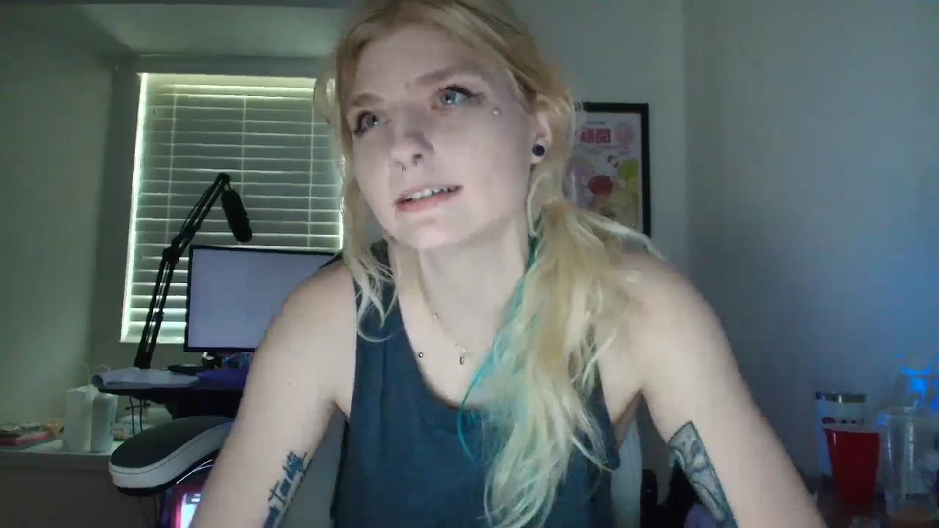 Gallery image thumbnail from DuckChan0's myfreecams stream on, 05/19/2025, 15:07 image 5 of 20