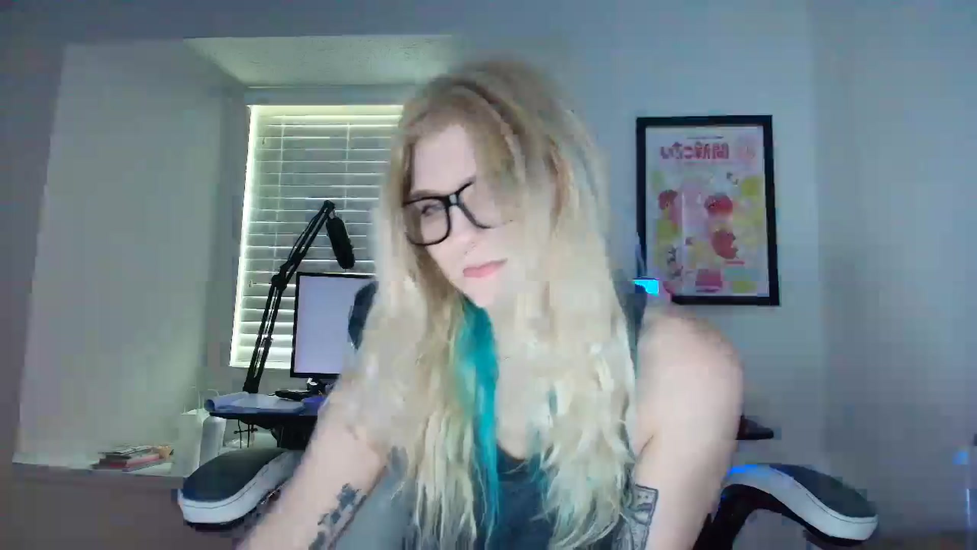 Gallery image thumbnail from DuckChan0's myfreecams stream on, 05/19/2025, 15:57 image 2 of 20