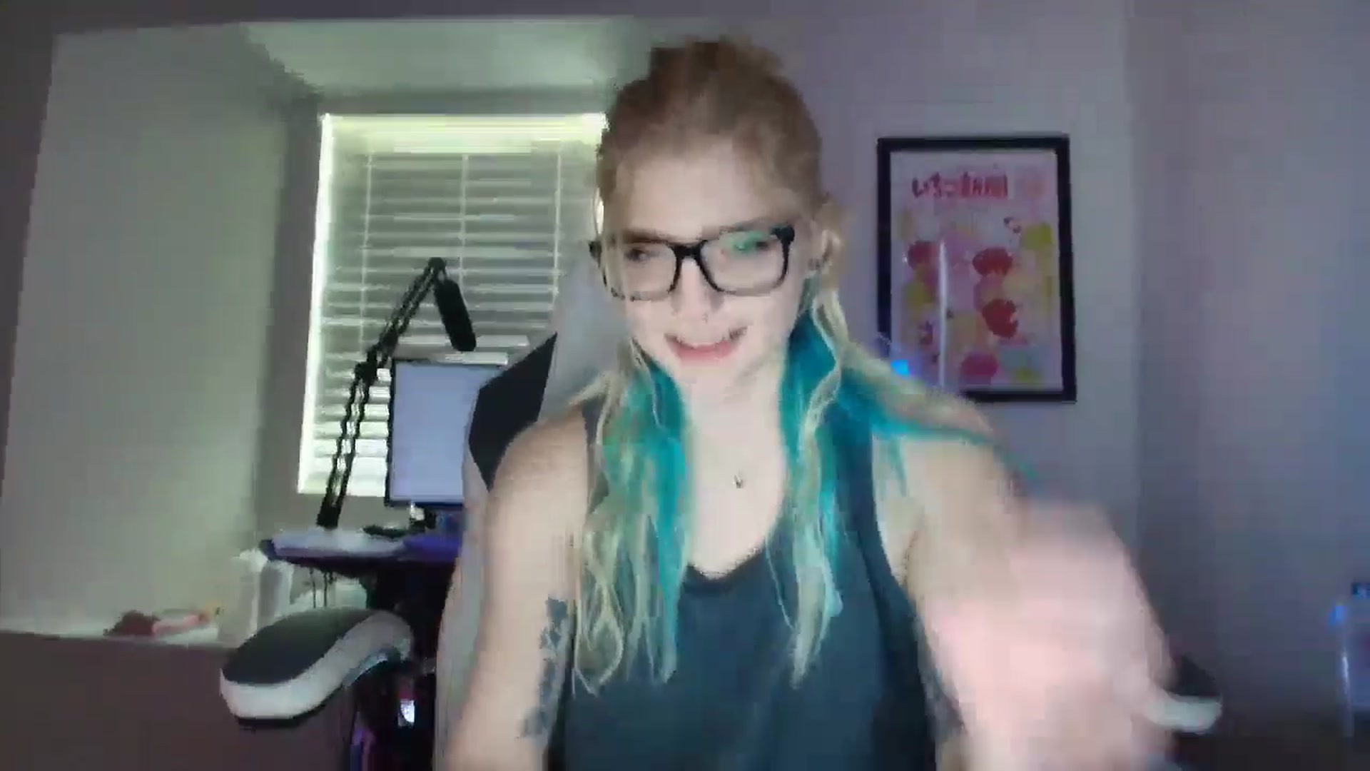 Gallery image thumbnail from DuckChan0's myfreecams stream on, 05/19/2025, 15:57 image 7 of 20