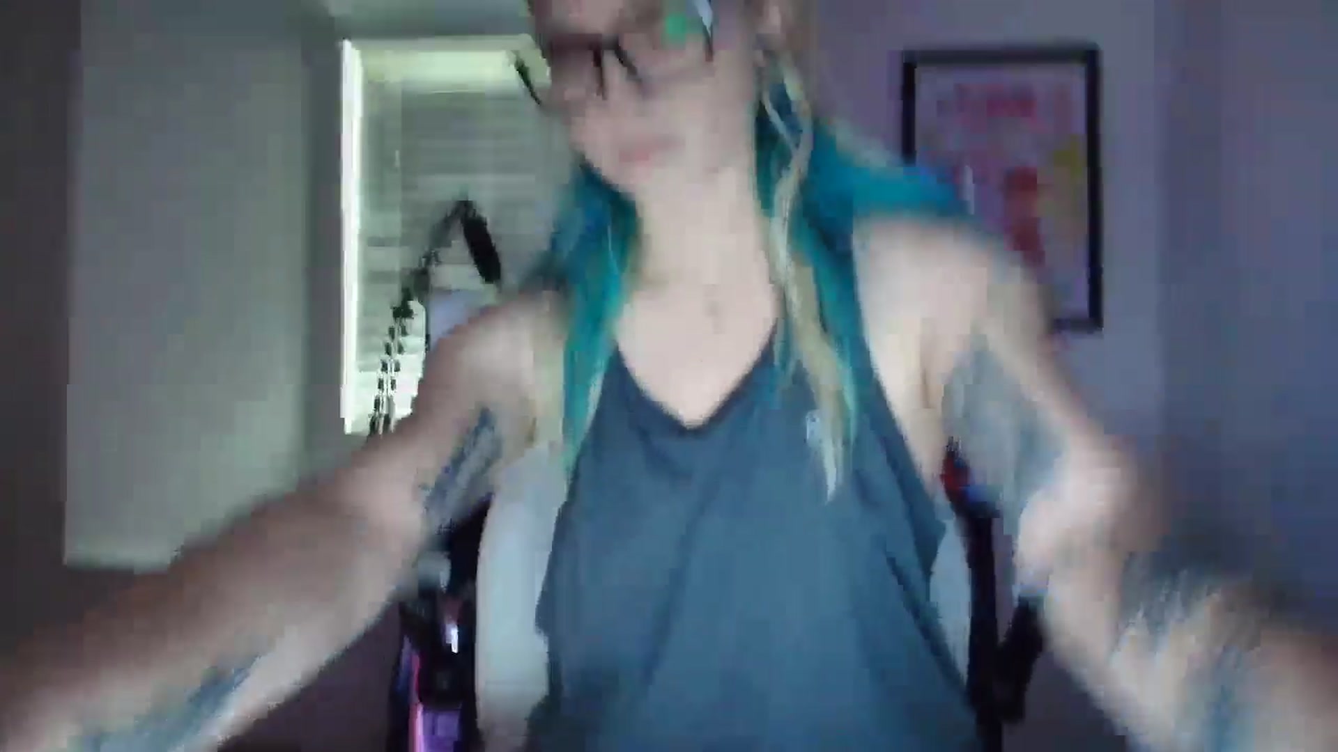 Gallery image thumbnail from DuckChan0's myfreecams stream on, 05/19/2025, 15:57 image 5 of 20