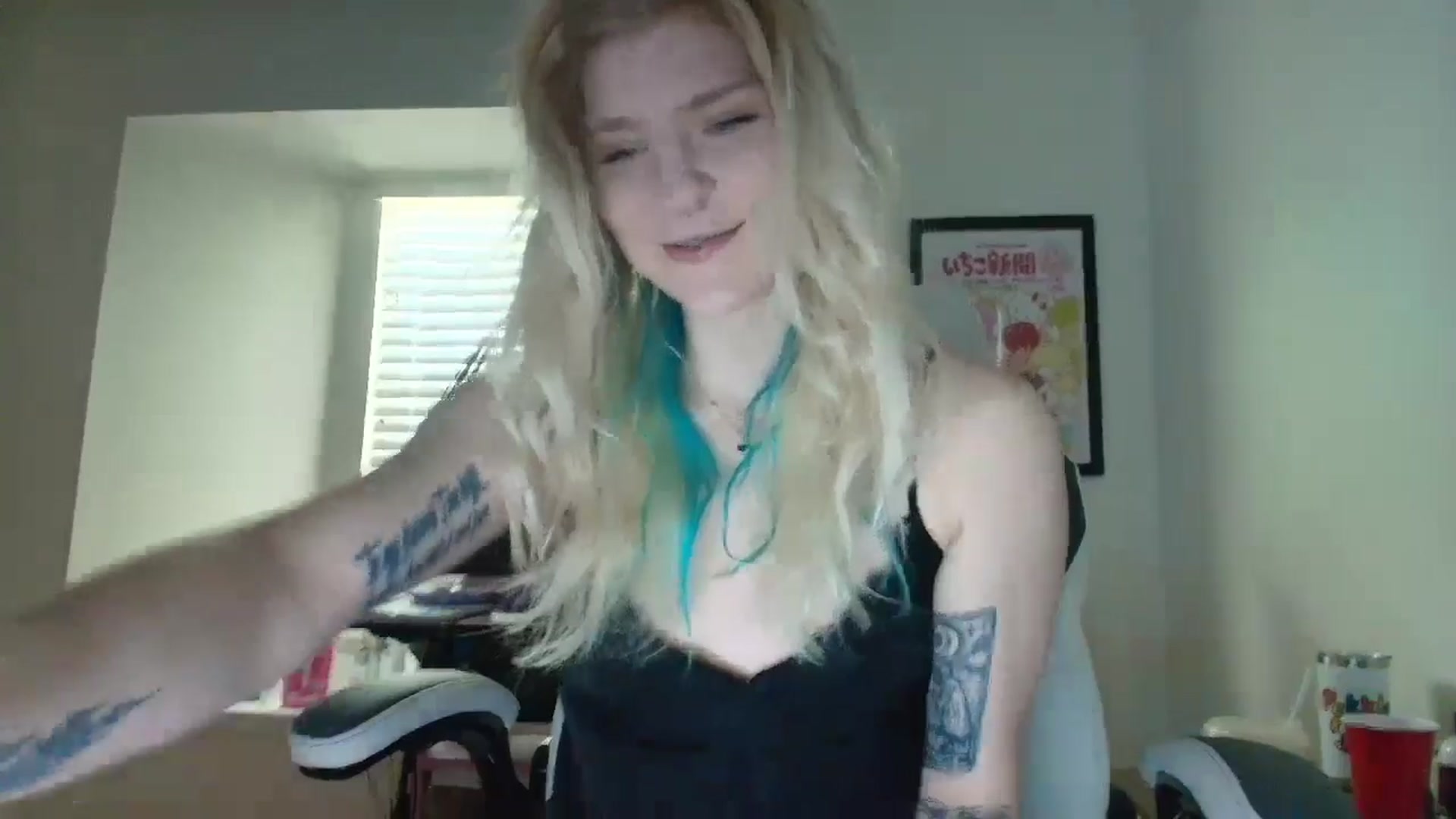 Gallery image thumbnail from DuckChan0's myfreecams stream on, 05/20/2025, 13:47 image 5 of 20