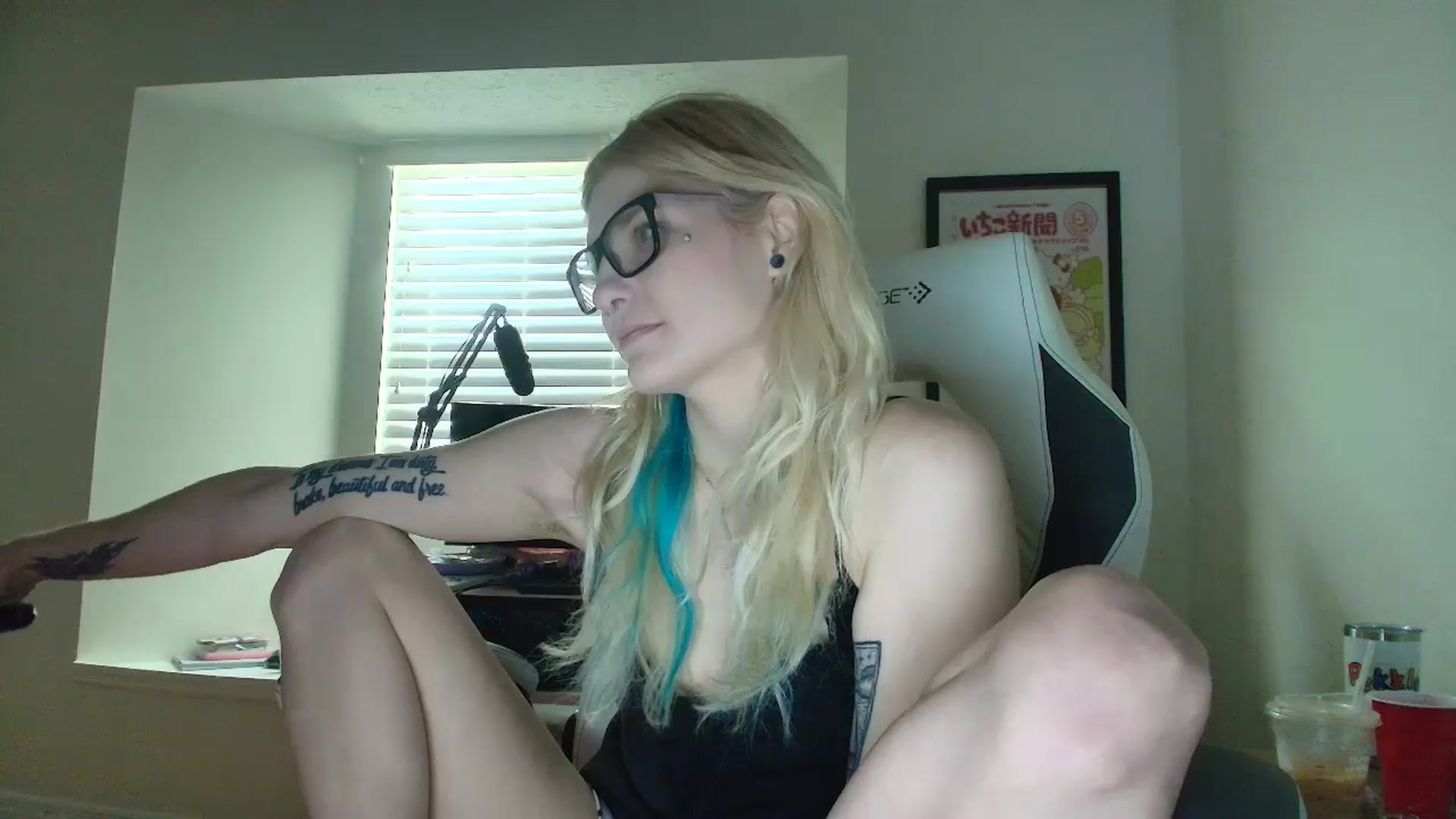 Gallery image thumbnail from DuckChan0's myfreecams stream on, 05/20/2025, 13:47 image 8 of 20