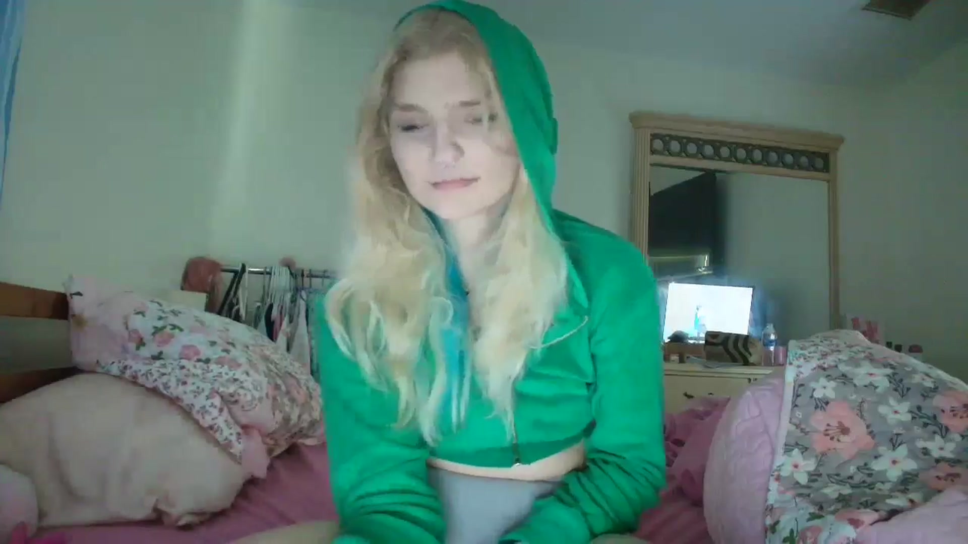 Gallery image thumbnail from DuckChan0's myfreecams stream on, 05/21/2025, 14:49 image 18 of 20