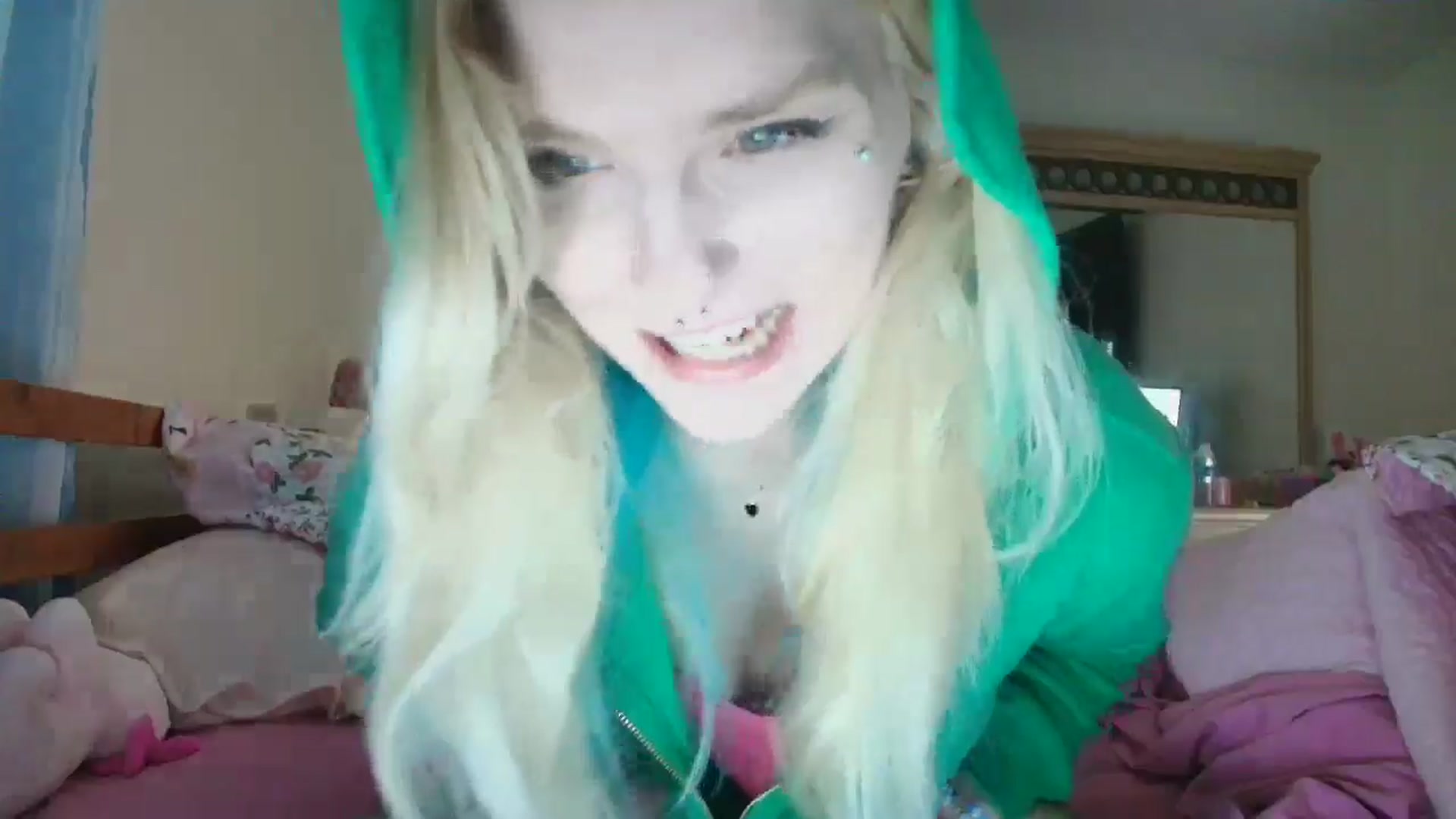 Gallery image thumbnail from DuckChan0's myfreecams stream on, 05/21/2025, 14:49 image 10 of 20