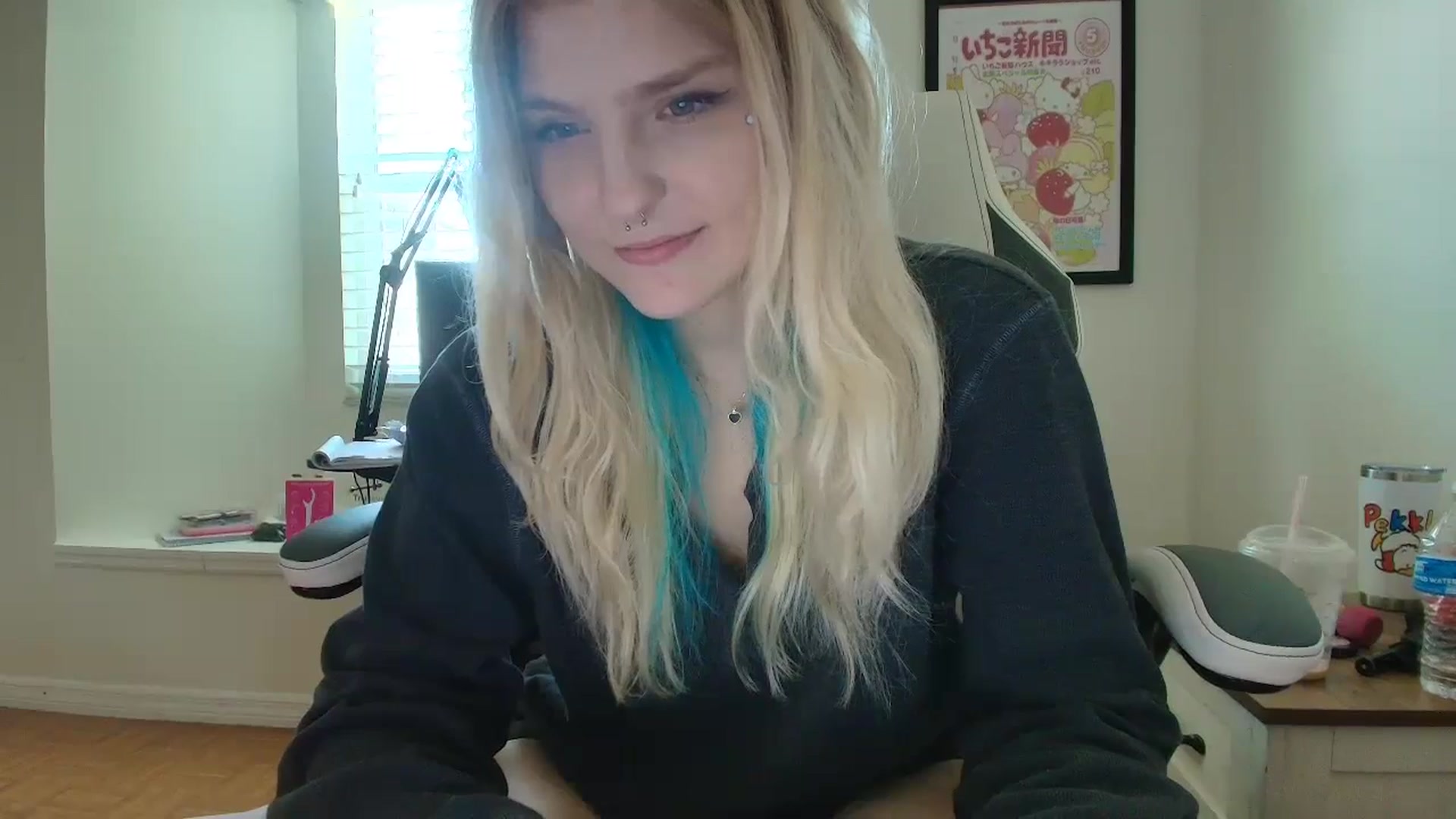 Gallery image thumbnail from DuckChan0's myfreecams stream on, 05/21/2025, 17:39 image 2 of 20