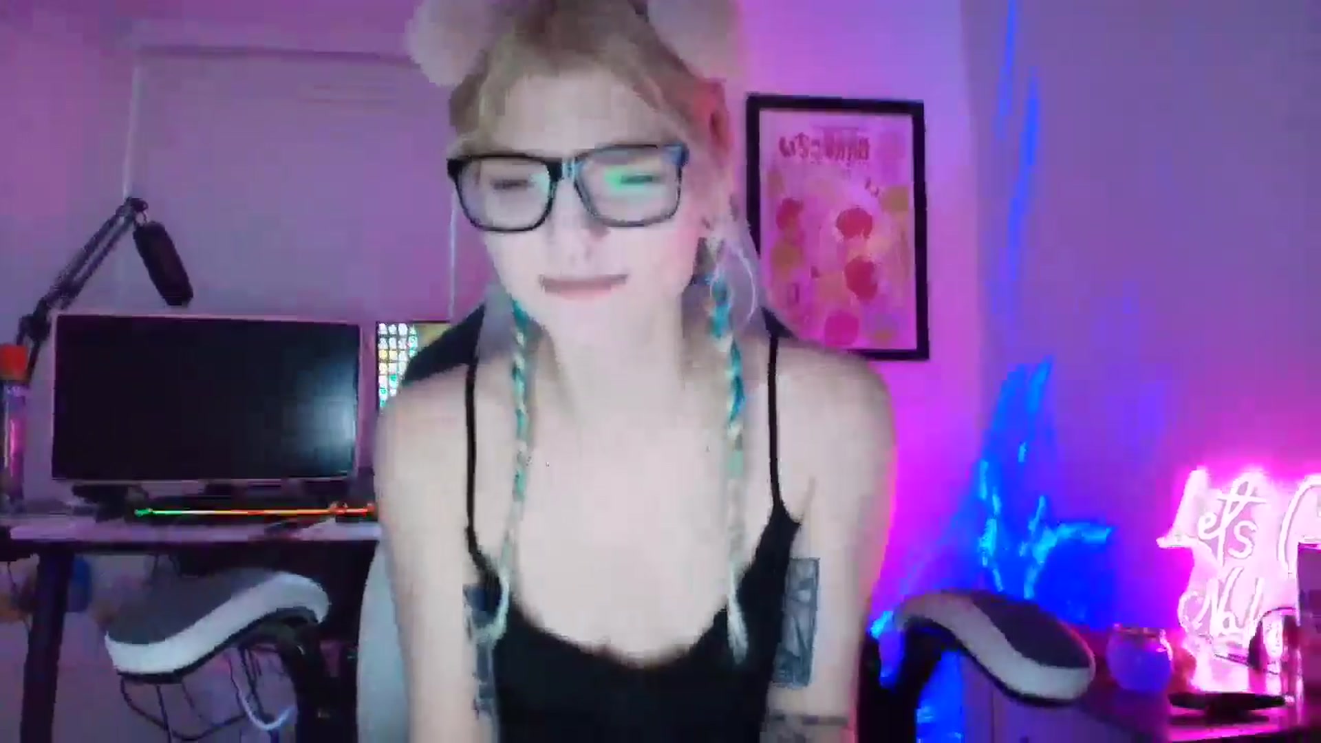 Gallery image thumbnail from DuckChan0's myfreecams stream on, 05/24/2025, 23:42 image 11 of 20