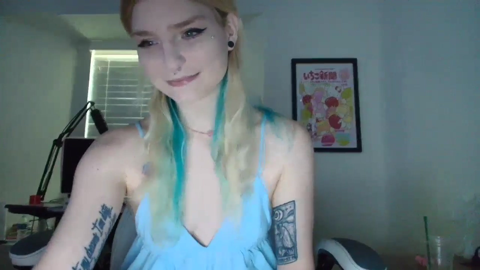 Gallery image thumbnail from DuckChan0's myfreecams stream on, 05/25/2025, 15:46 image 2 of 20