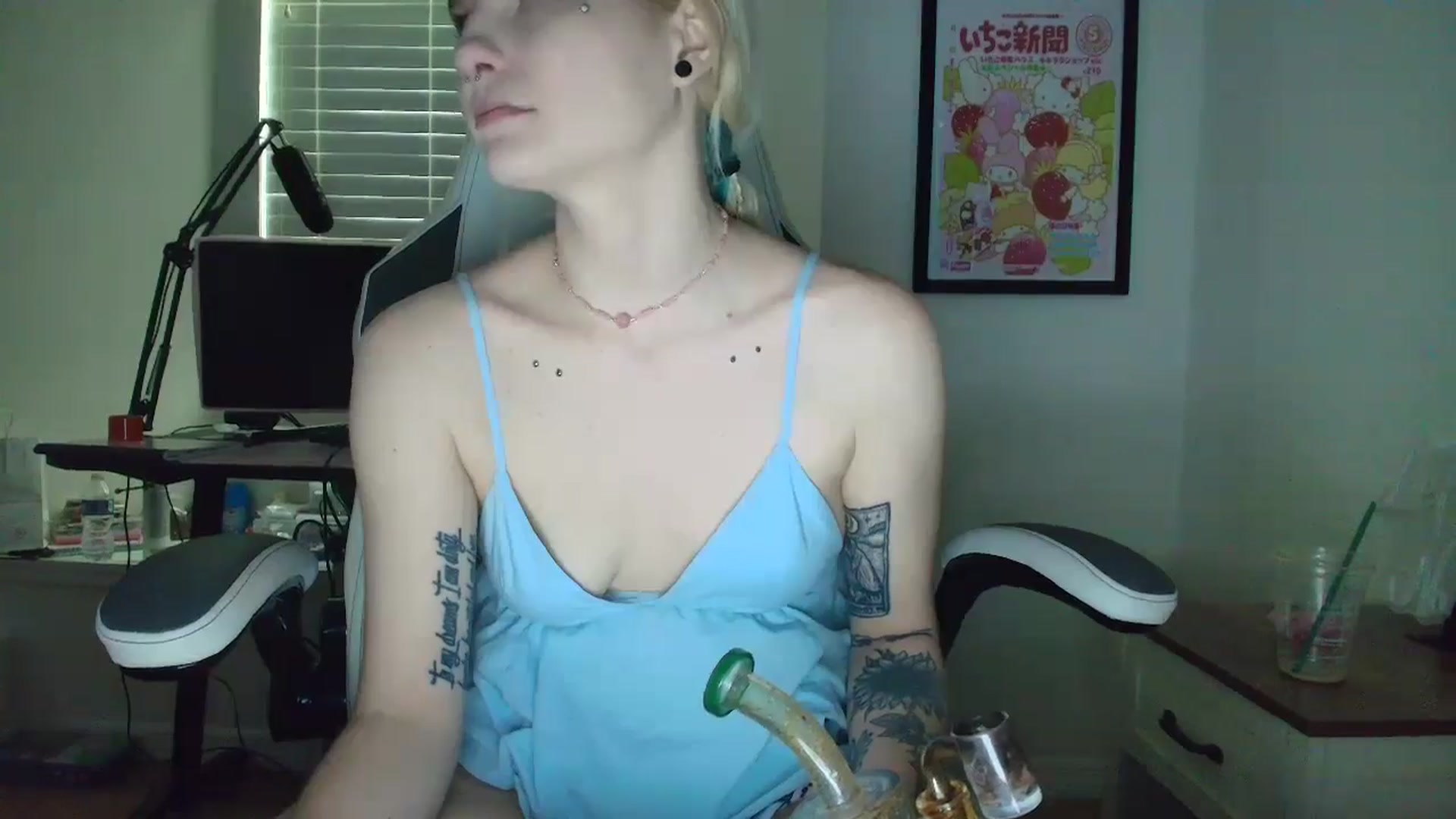 Gallery image thumbnail from DuckChan0's myfreecams stream on, 05/25/2025, 16:26 image 3 of 20