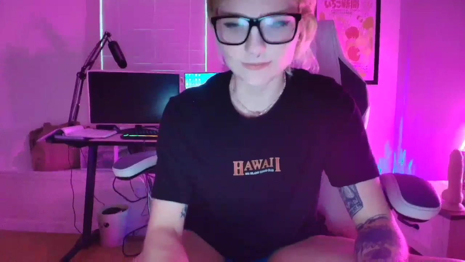 Gallery image thumbnail from DuckChan0's myfreecams stream on, 05/25/2025, 23:45 image 6 of 20
