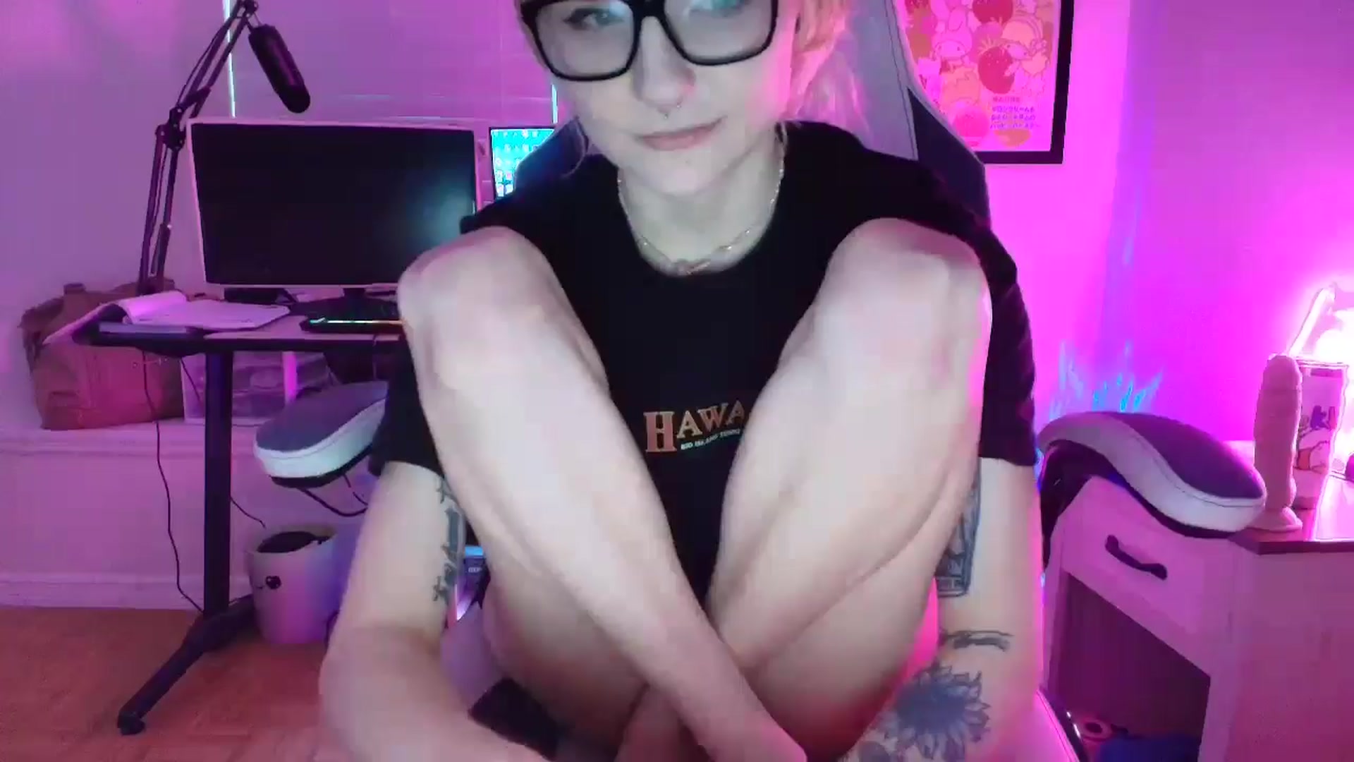 Gallery image thumbnail from DuckChan0's myfreecams stream on, 05/25/2025, 23:45 image 11 of 20