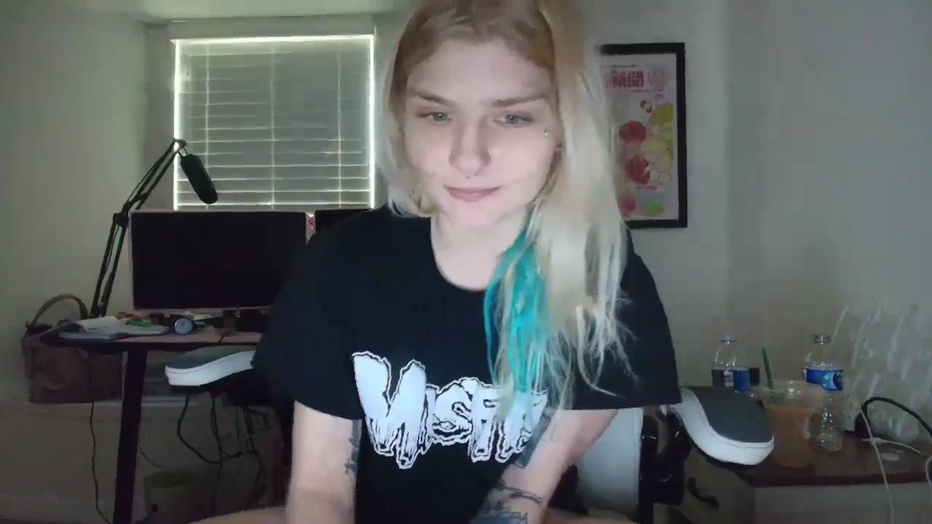 Gallery image thumbnail from DuckChan0's myfreecams stream on, 05/27/2025, 12:14 image 2 of 20
