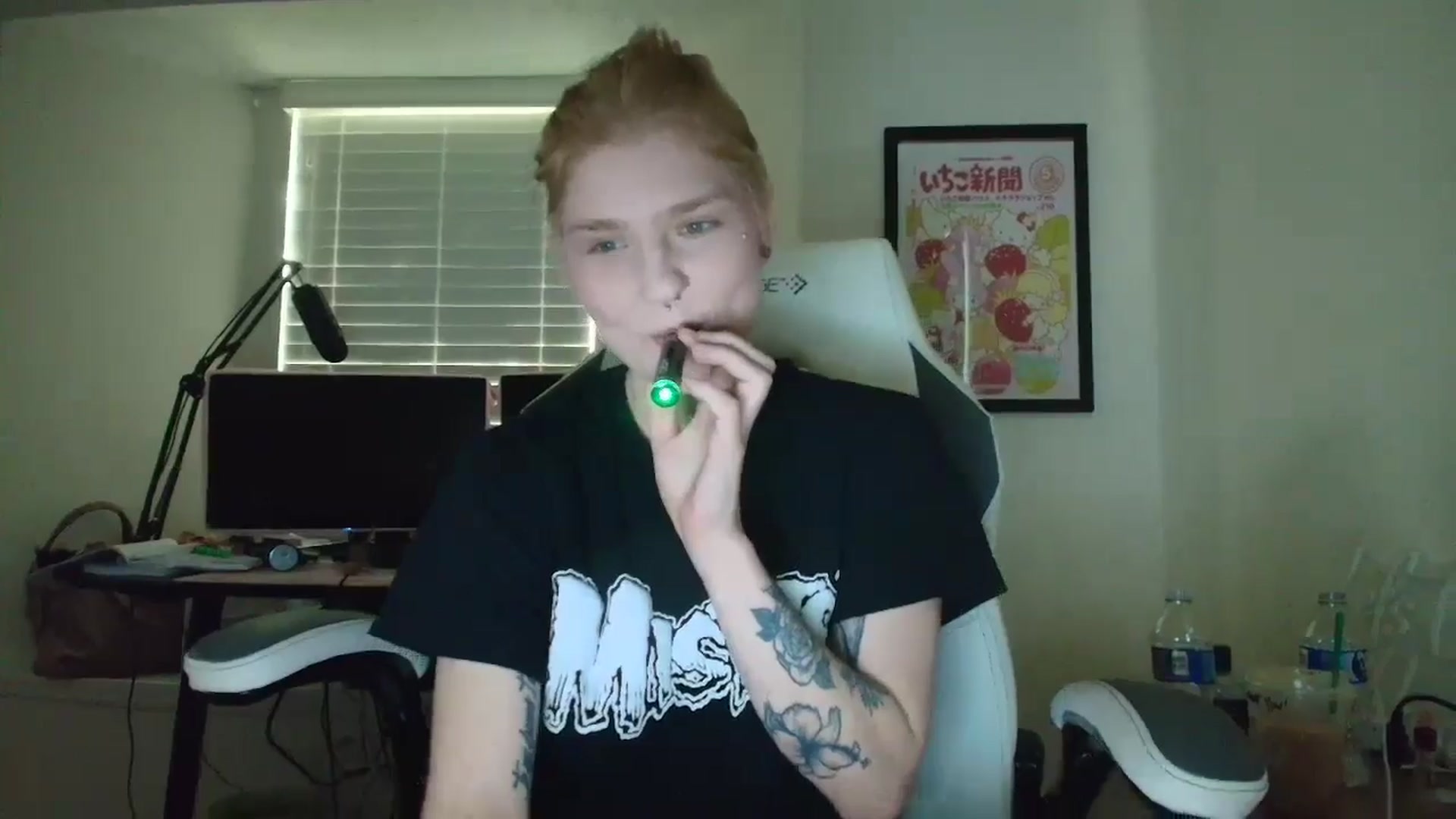 Gallery image thumbnail from DuckChan0's myfreecams stream on, 05/27/2025, 12:14 image 7 of 20