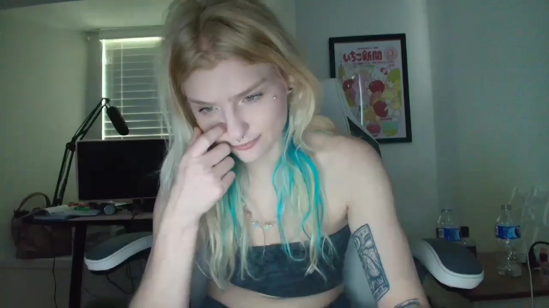 Gallery image thumbnail from DuckChan0's myfreecams stream on, 05/27/2025, 13:22 image 1 of 20