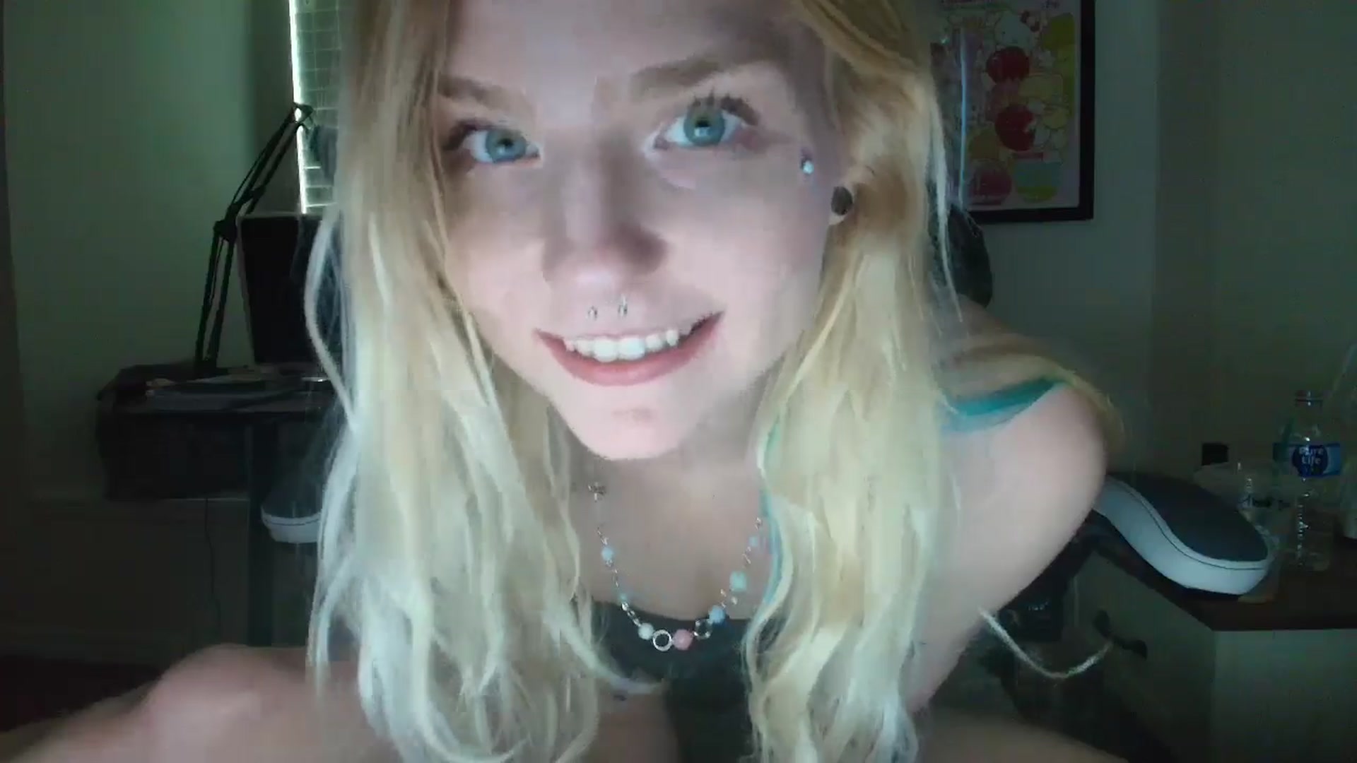 Gallery image thumbnail from DuckChan0's myfreecams stream on, 05/27/2025, 15:30 image 20 of 20
