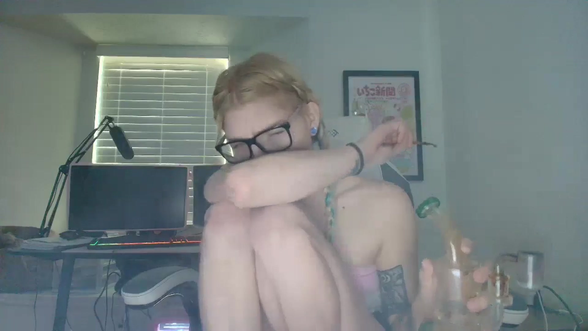 Gallery image thumbnail from DuckChan0's myfreecams stream on, 05/29/2025, 14:41 image 12 of 20