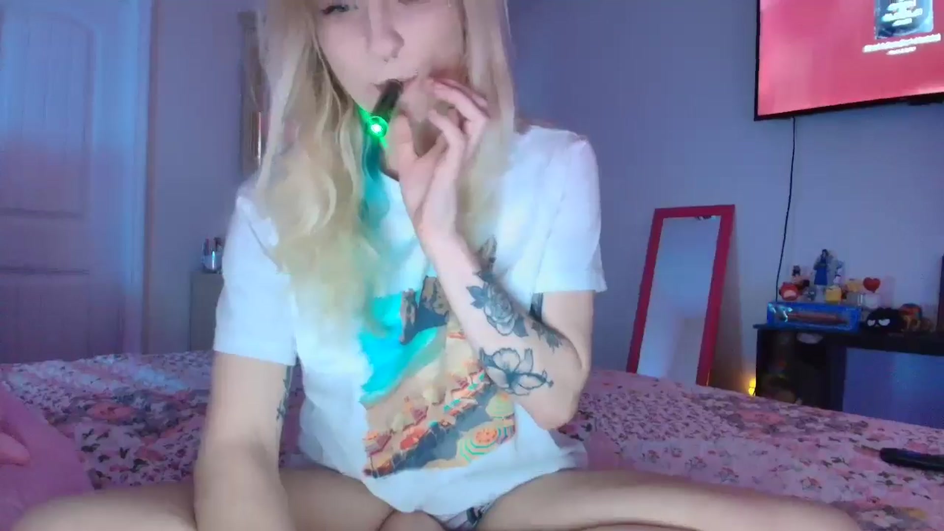 Gallery image thumbnail from DuckChan0's myfreecams stream on, 06/01/2025, 22:25 image 8 of 20
