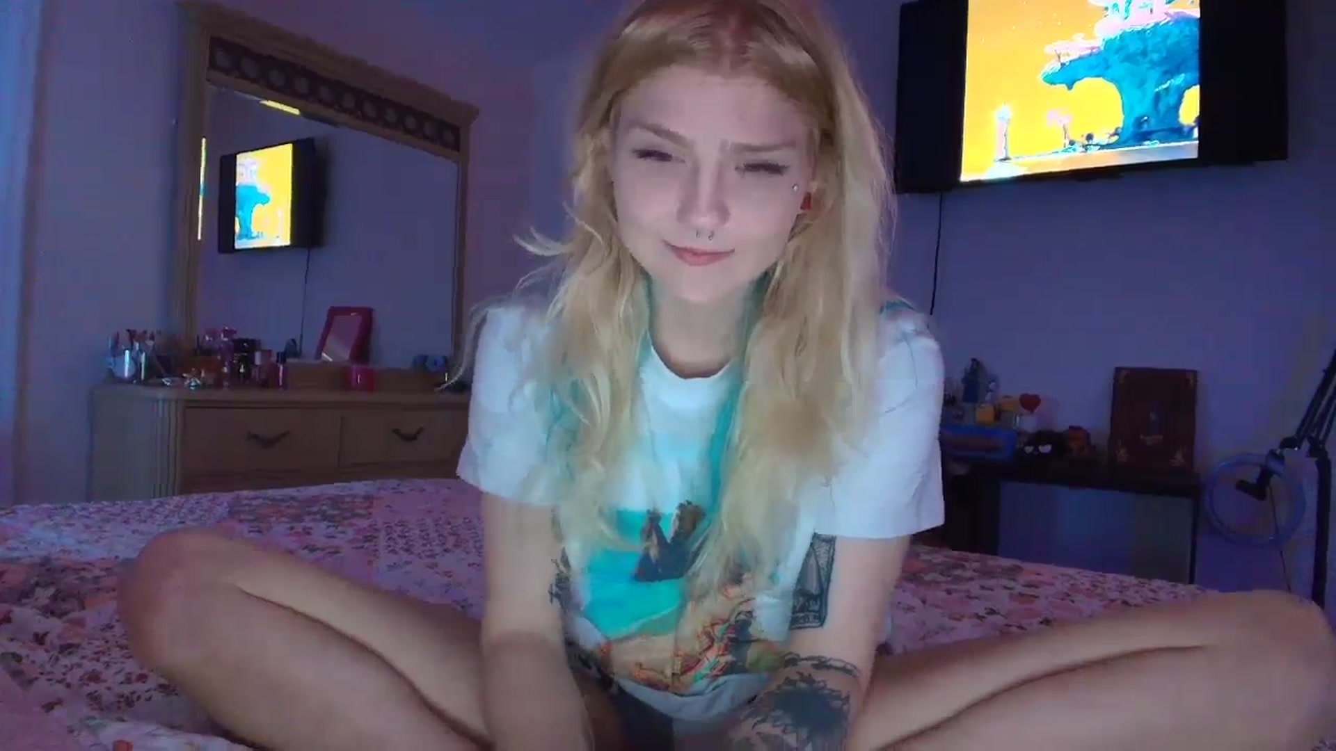 Gallery image thumbnail from DuckChan0's myfreecams stream on, 06/01/2025, 23:08 image 19 of 20