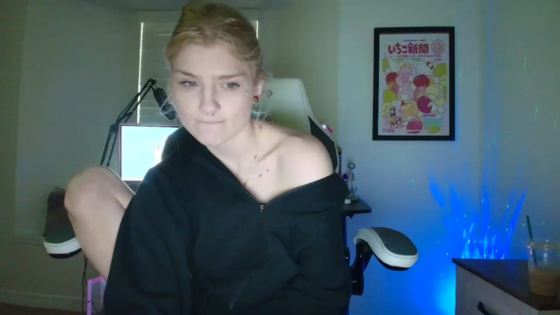 Gallery image thumbnail from DuckChan0's myfreecams stream on, 06/02/2025, 13:36 image 3 of 20