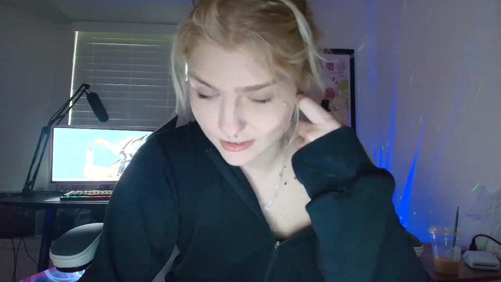 Gallery image thumbnail from DuckChan0's myfreecams stream on, 06/02/2025, 13:36 image 7 of 20