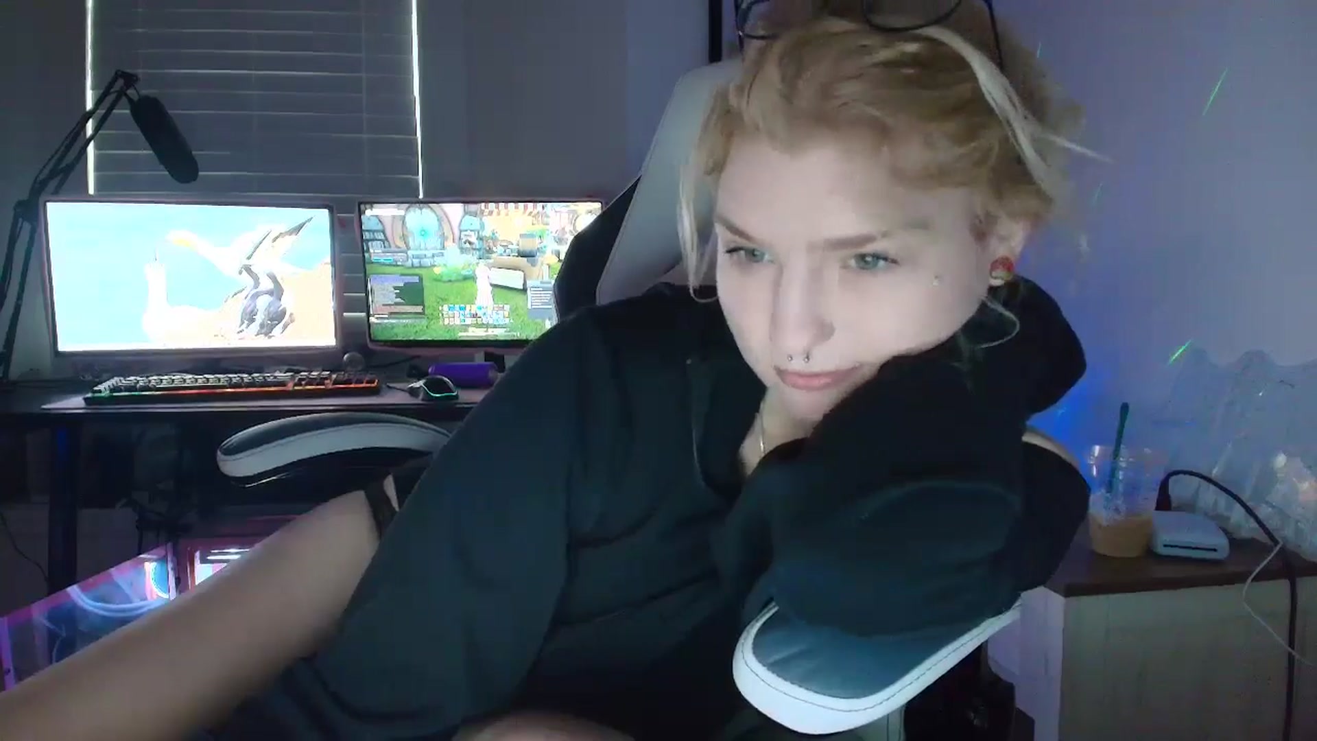 Gallery image thumbnail from DuckChan0's myfreecams stream on, 06/02/2025, 13:36 image 5 of 20