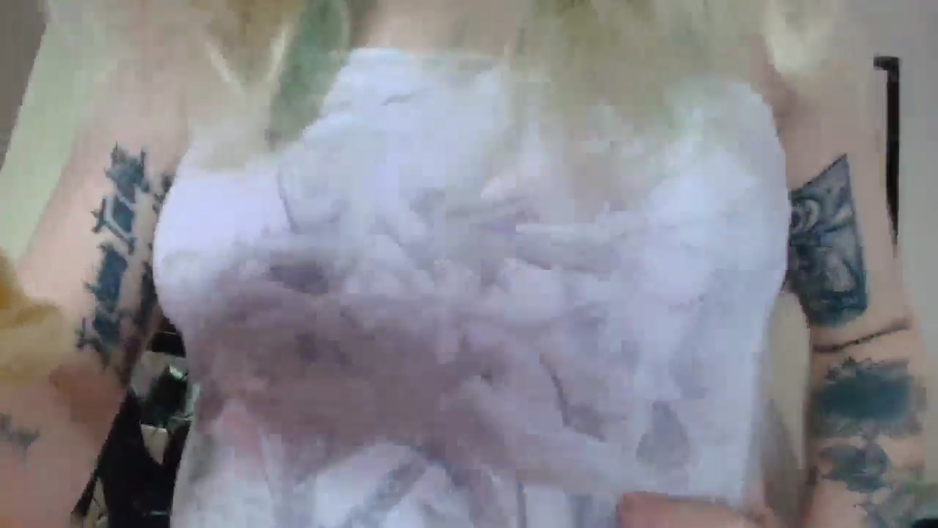 Gallery image thumbnail from DuckChan0's myfreecams stream on, 06/03/2025, 12:32 image 14 of 20