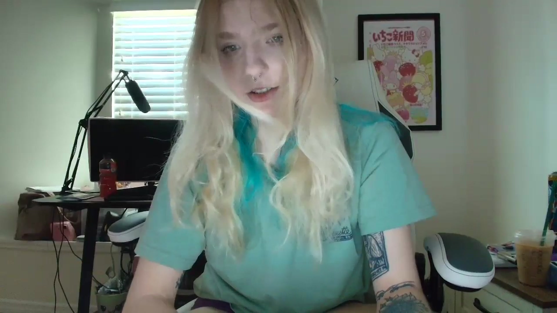 Gallery image thumbnail from DuckChan0's myfreecams stream on, 06/03/2025, 12:32 image 9 of 20
