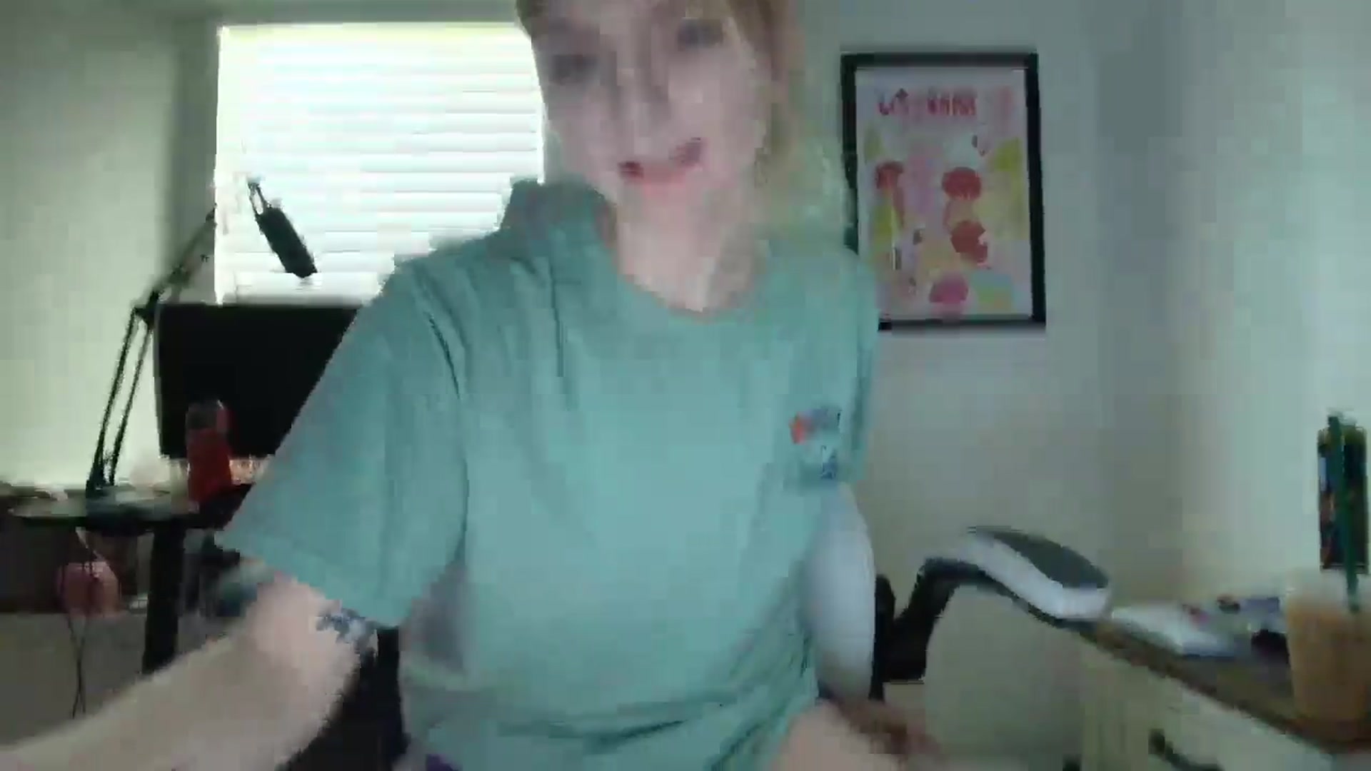 Gallery image thumbnail from DuckChan0's myfreecams stream on, 06/03/2025, 12:32 image 7 of 20