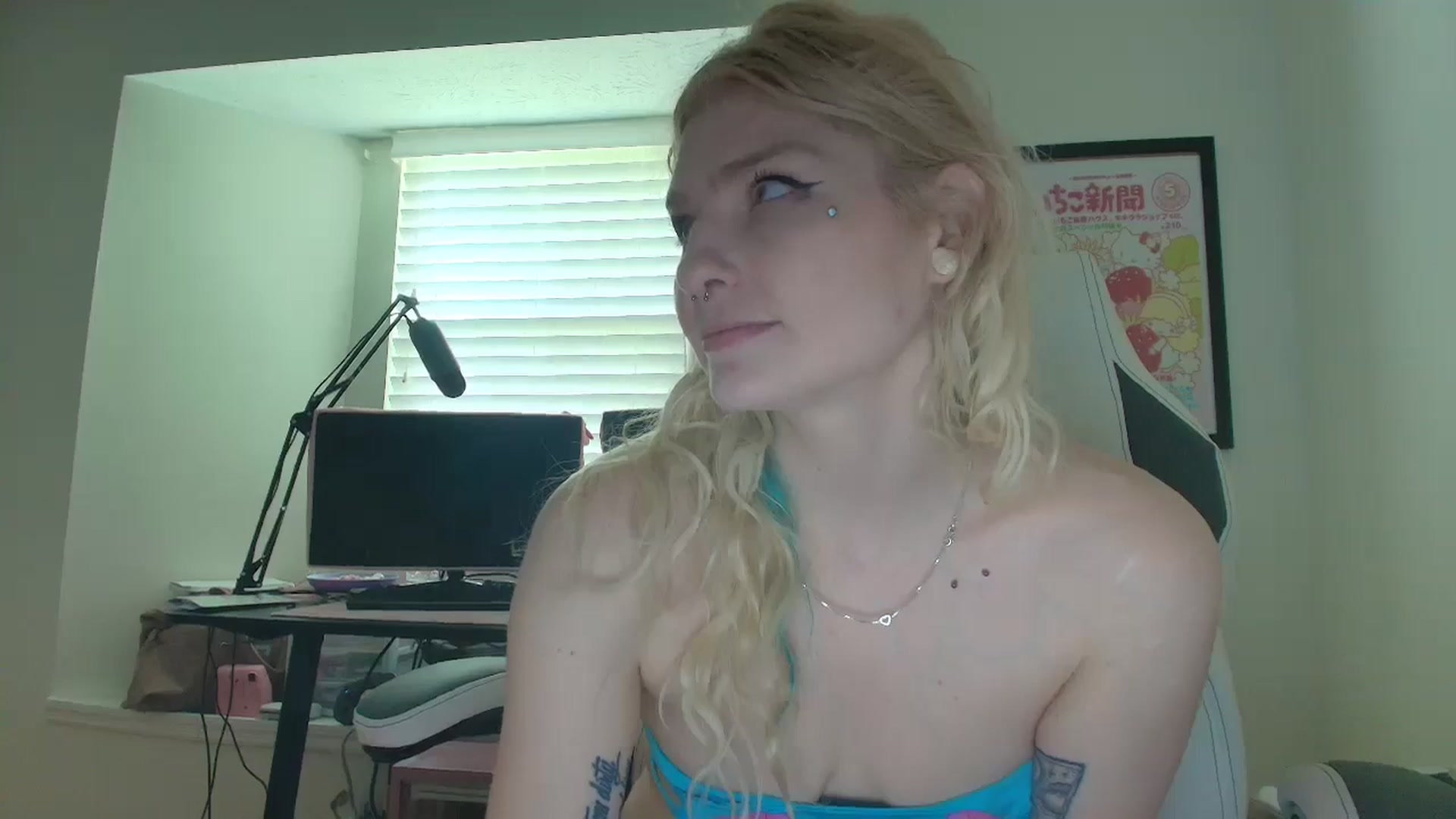 Gallery image thumbnail from DuckChan0's myfreecams stream on, 06/04/2025, 14:43 image 18 of 20